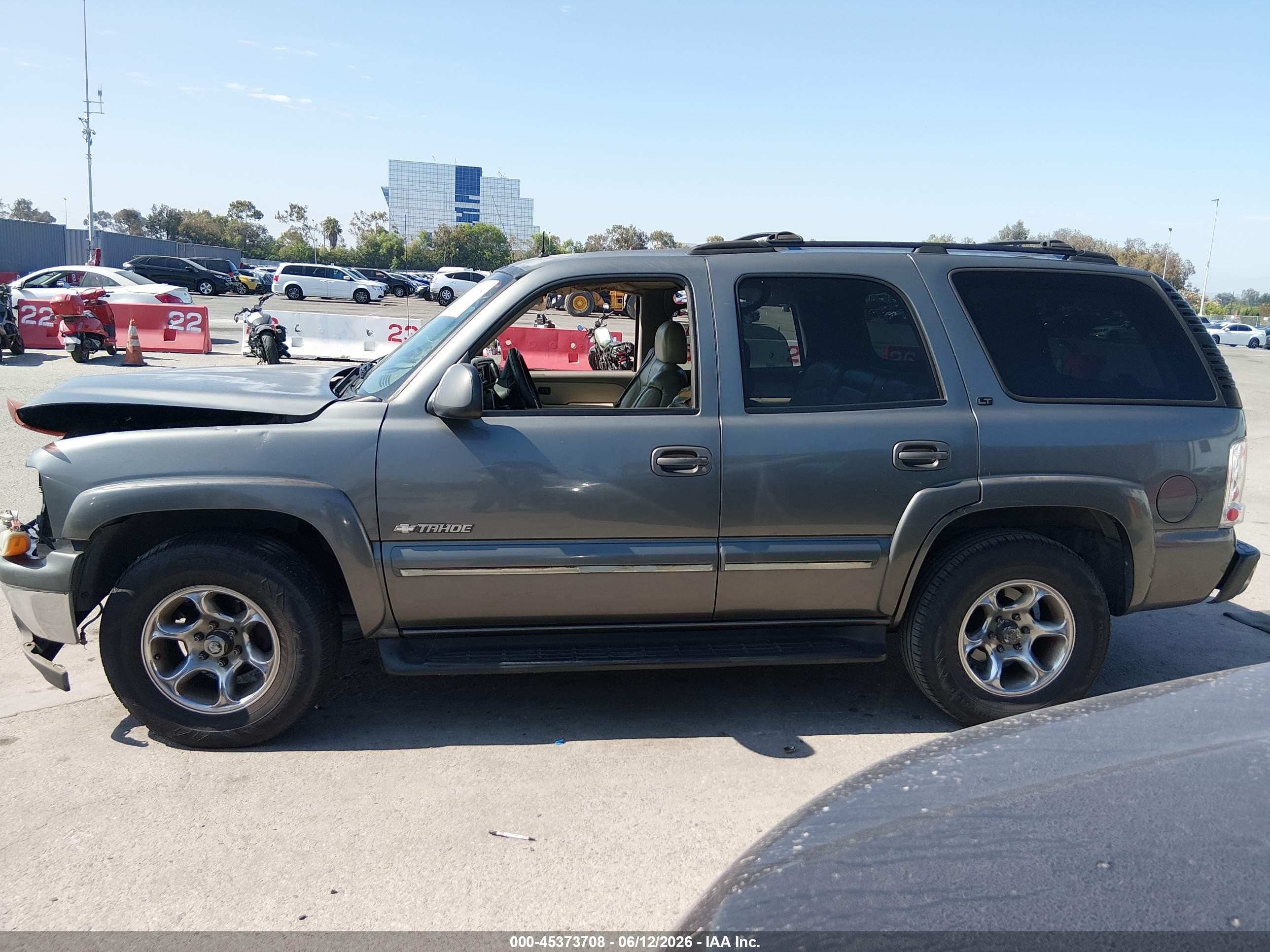 2002 Chevrolet Tahoe Lt Gray vin: 1GNEC13T12R253679