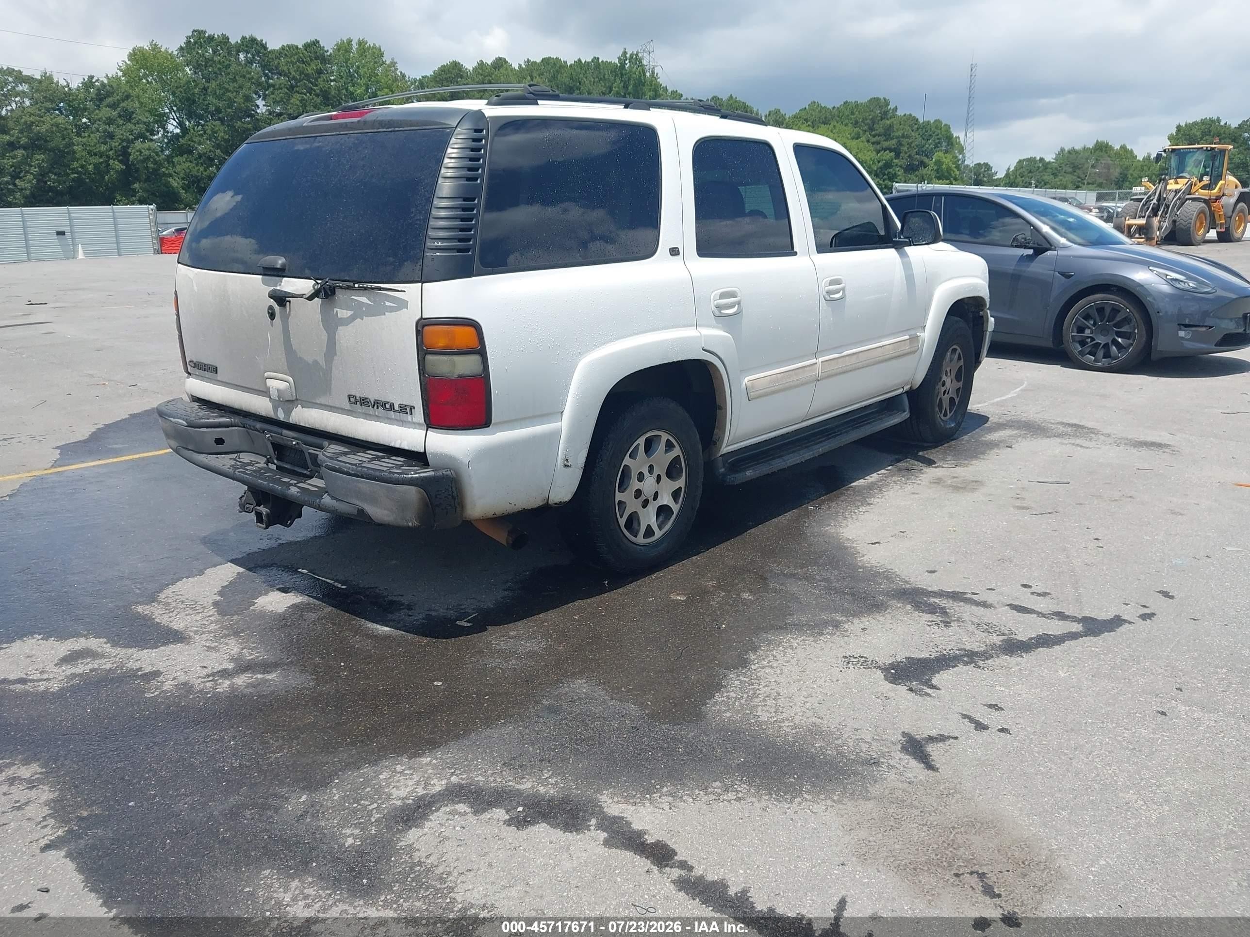 2005 Chevrolet Tahoe Lt Белый vin: 1GNEC13T15R102944