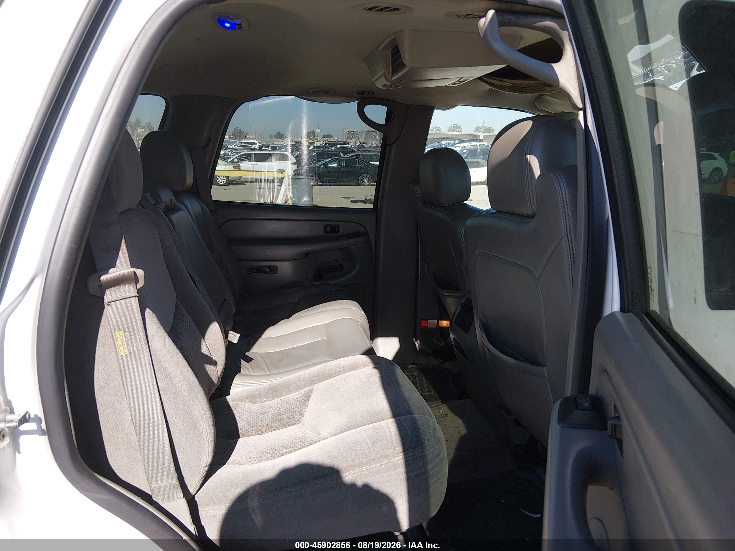 2005 Chevrolet Tahoe Lt White vin: 1GNEC13T15R130548