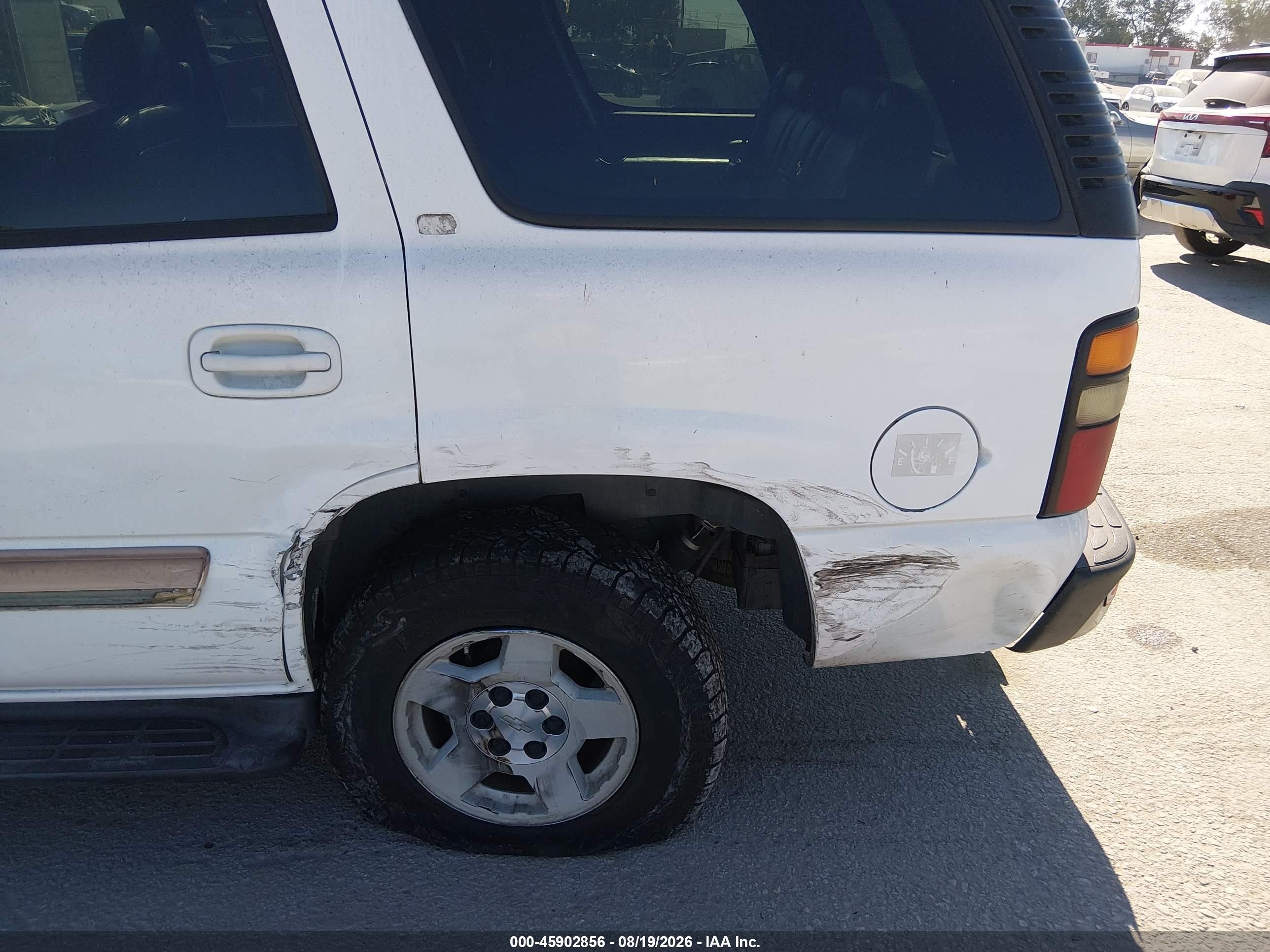 2005 Chevrolet Tahoe Lt White vin: 1GNEC13T15R130548