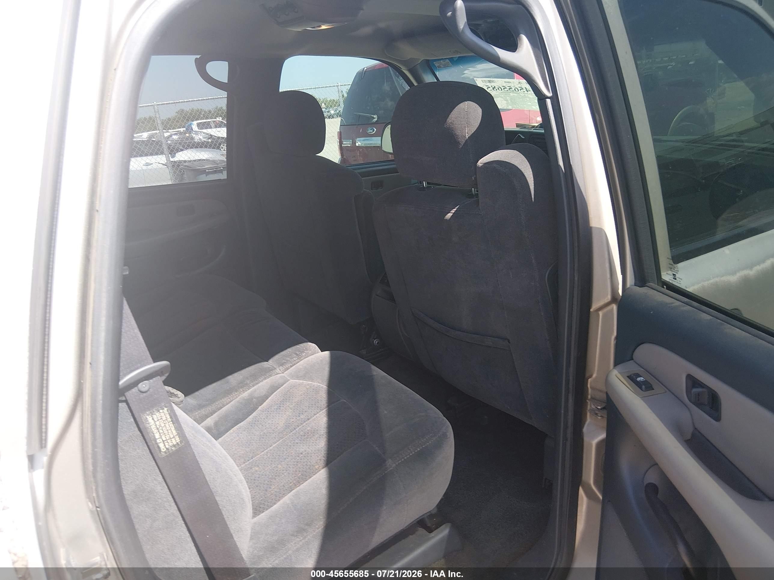 2000 Chevrolet Tahoe All New Ls Tan vin: 1GNEC13T1YJ121836