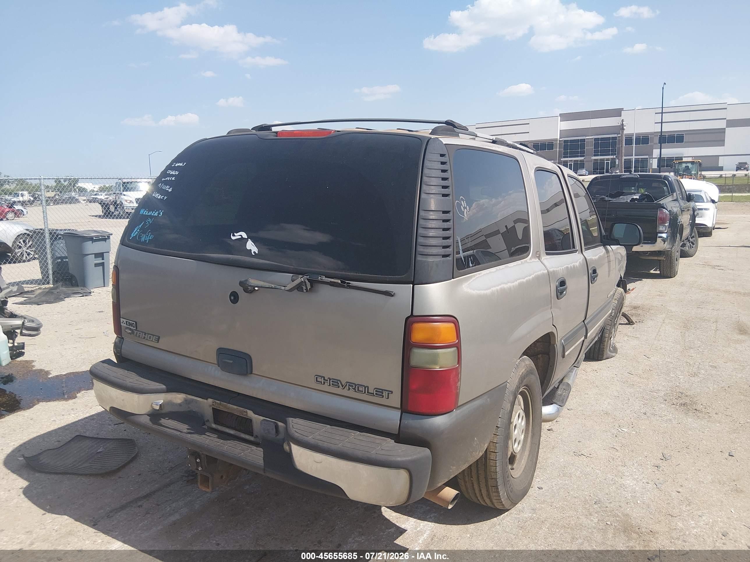 2000 Chevrolet Tahoe All New Ls Tan vin: 1GNEC13T1YJ121836