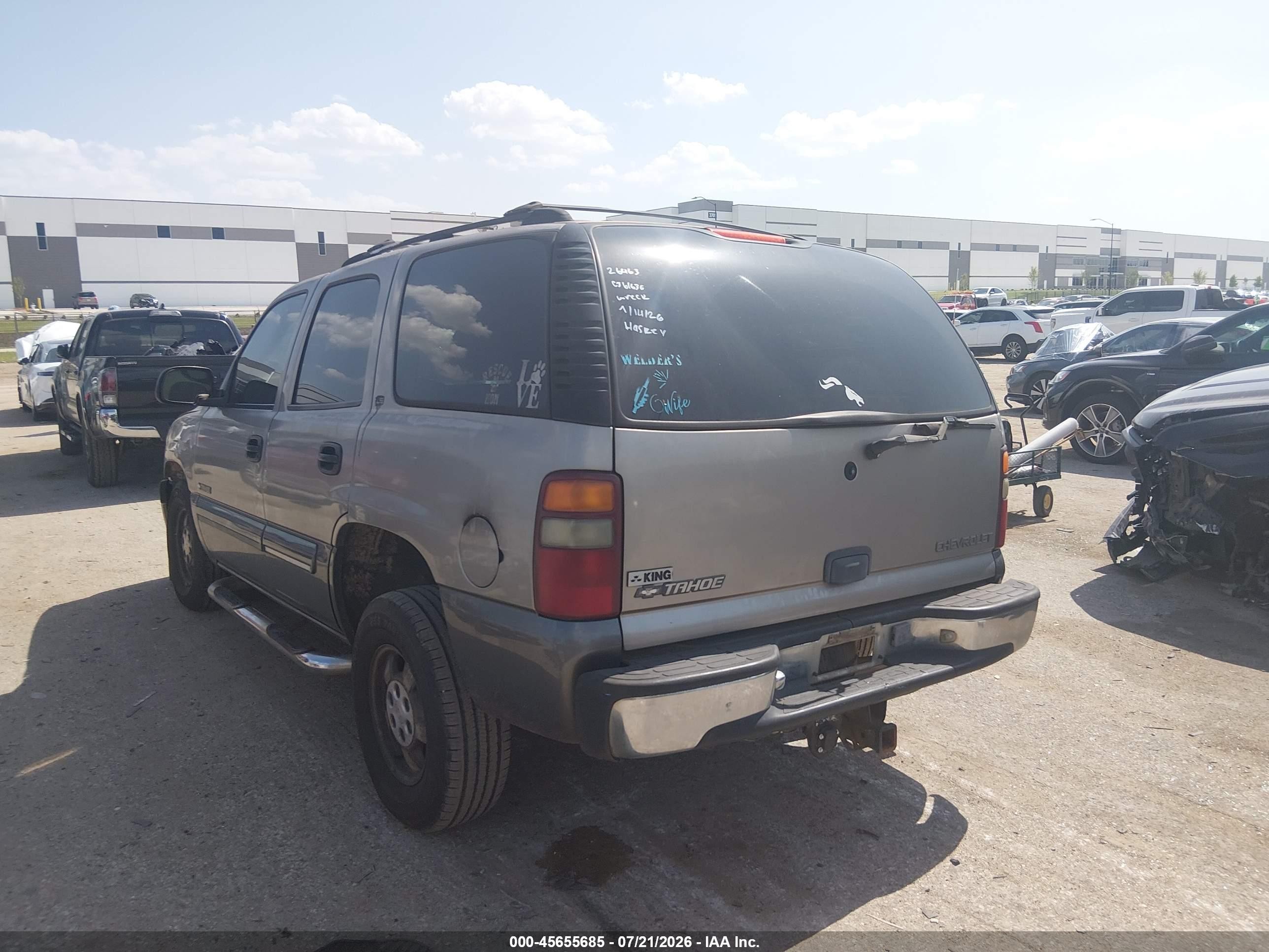 2000 Chevrolet Tahoe All New Ls Tan vin: 1GNEC13T1YJ121836