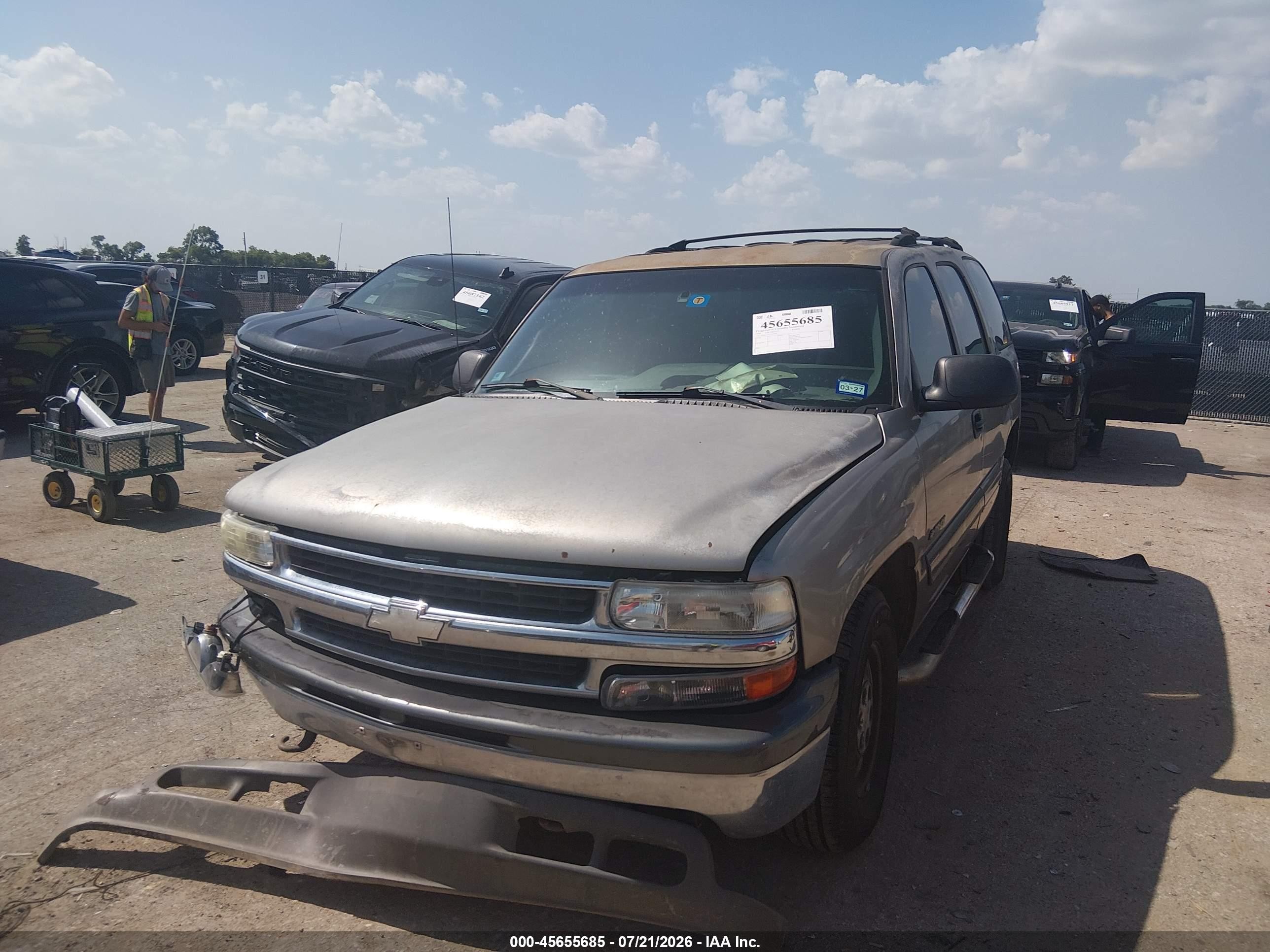 2000 Chevrolet Tahoe All New Ls Tan vin: 1GNEC13T1YJ121836