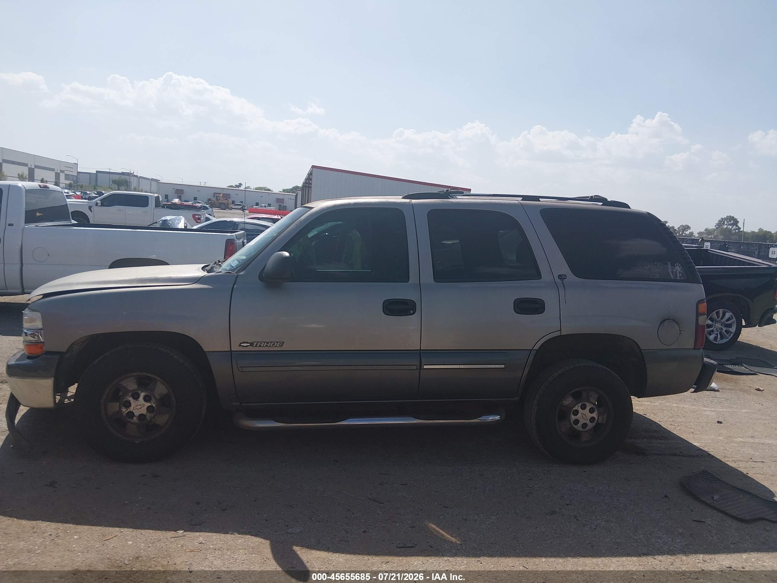 2000 Chevrolet Tahoe All New Ls Tan vin: 1GNEC13T1YJ121836