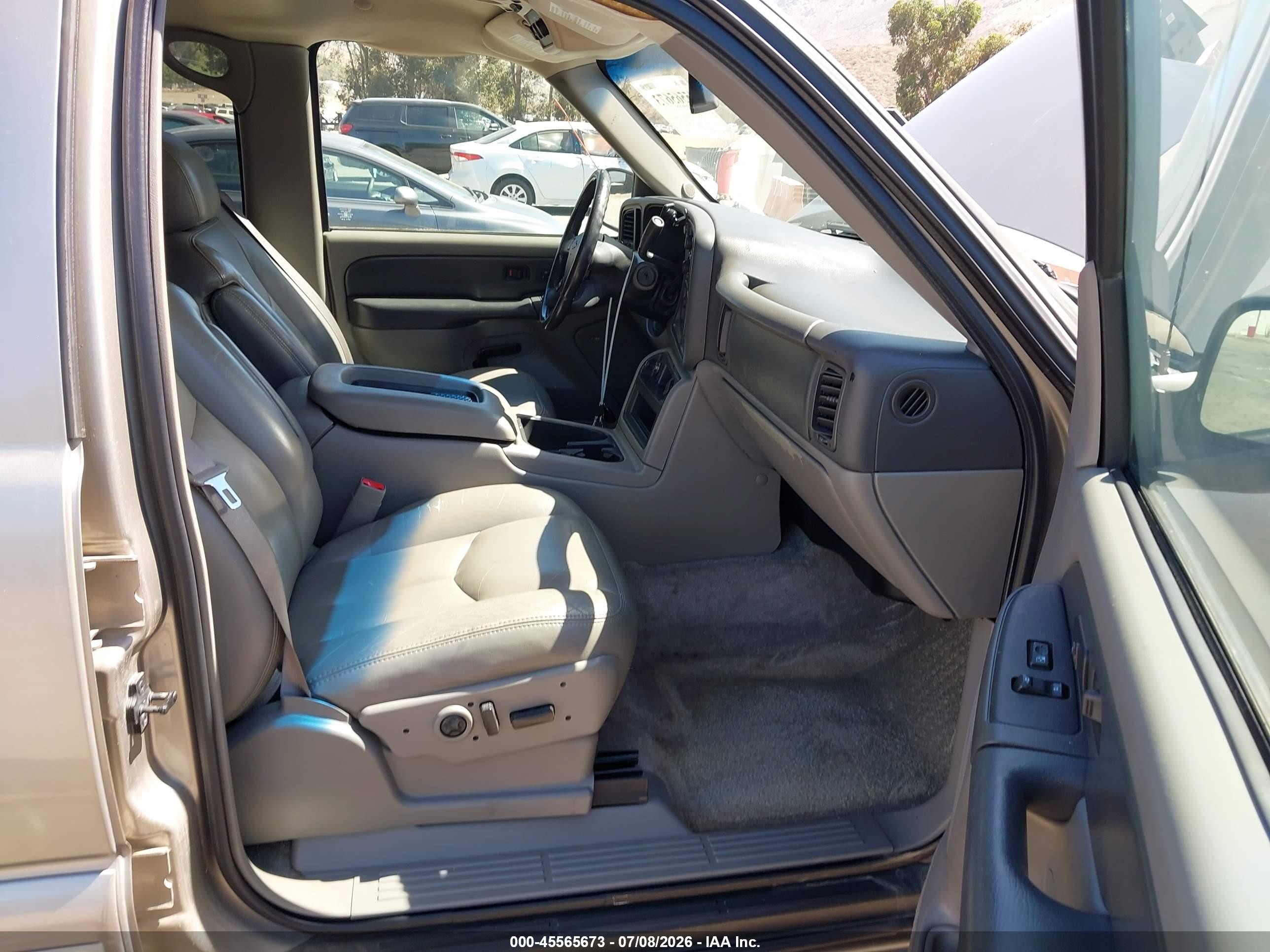 2003 Chevrolet Tahoe Lt Silver vin: 1GNEC13T23R302972
