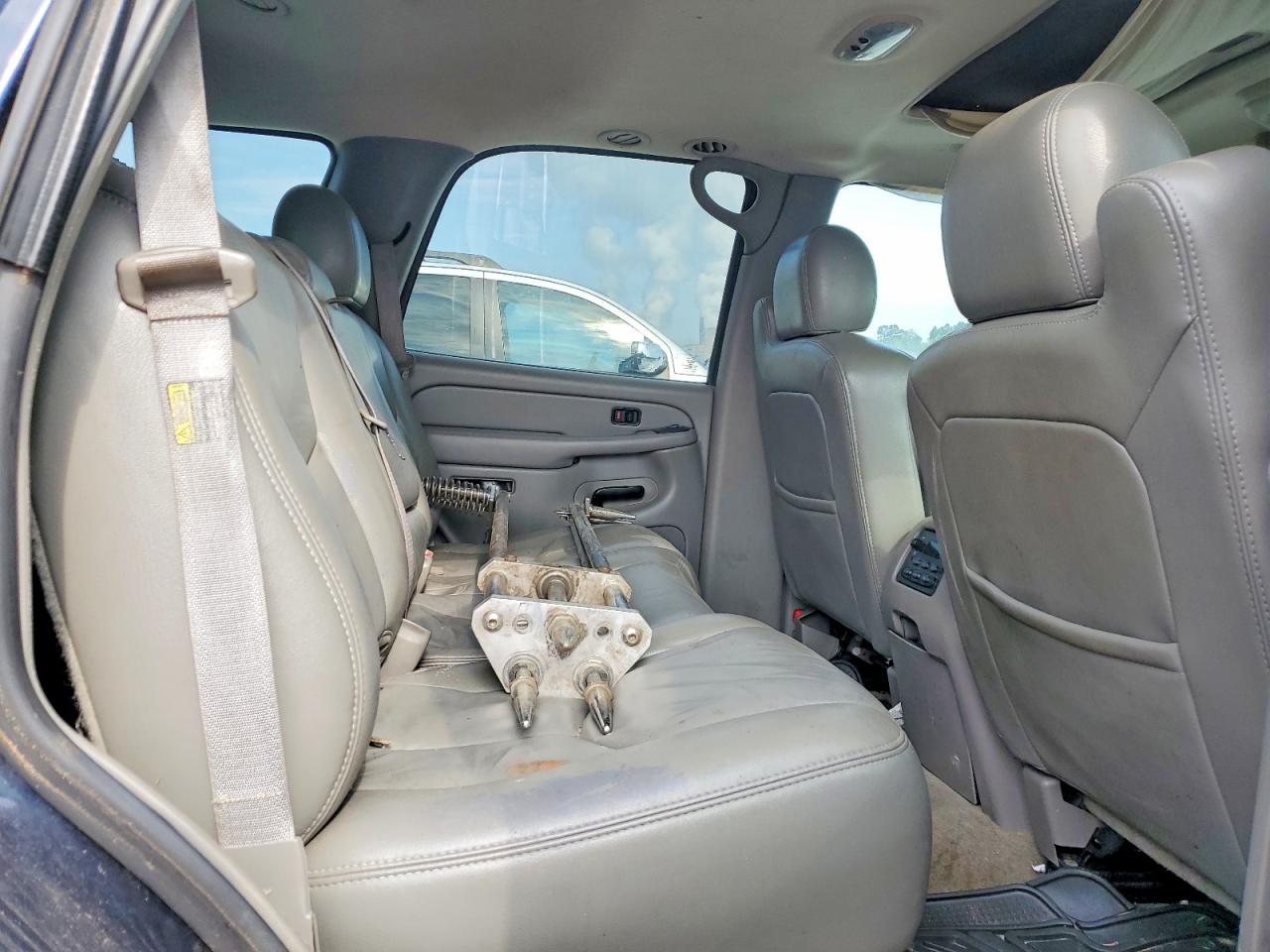 2005 Chevrolet Tahoe C1500 Blue vin: 1GNEC13T25R193268