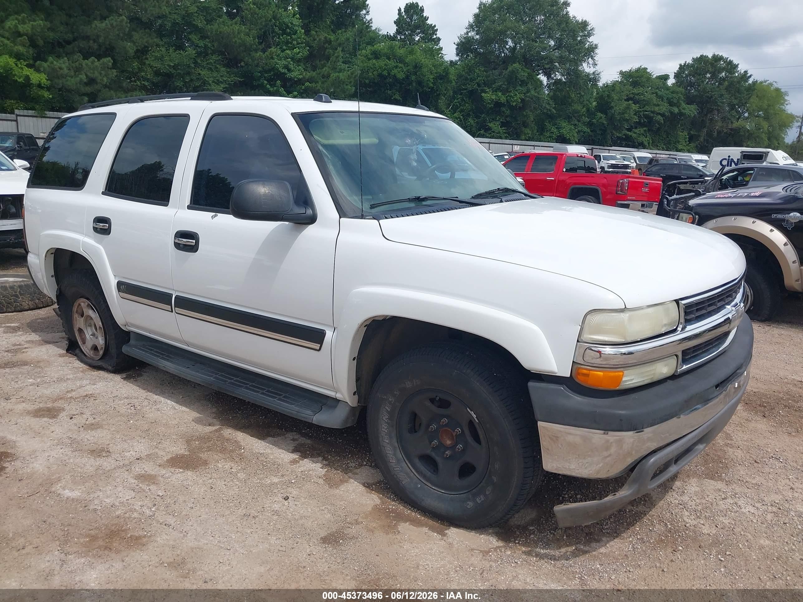 2005 Chevrolet Tahoe Ls Белый vin: 1GNEC13T25R216757