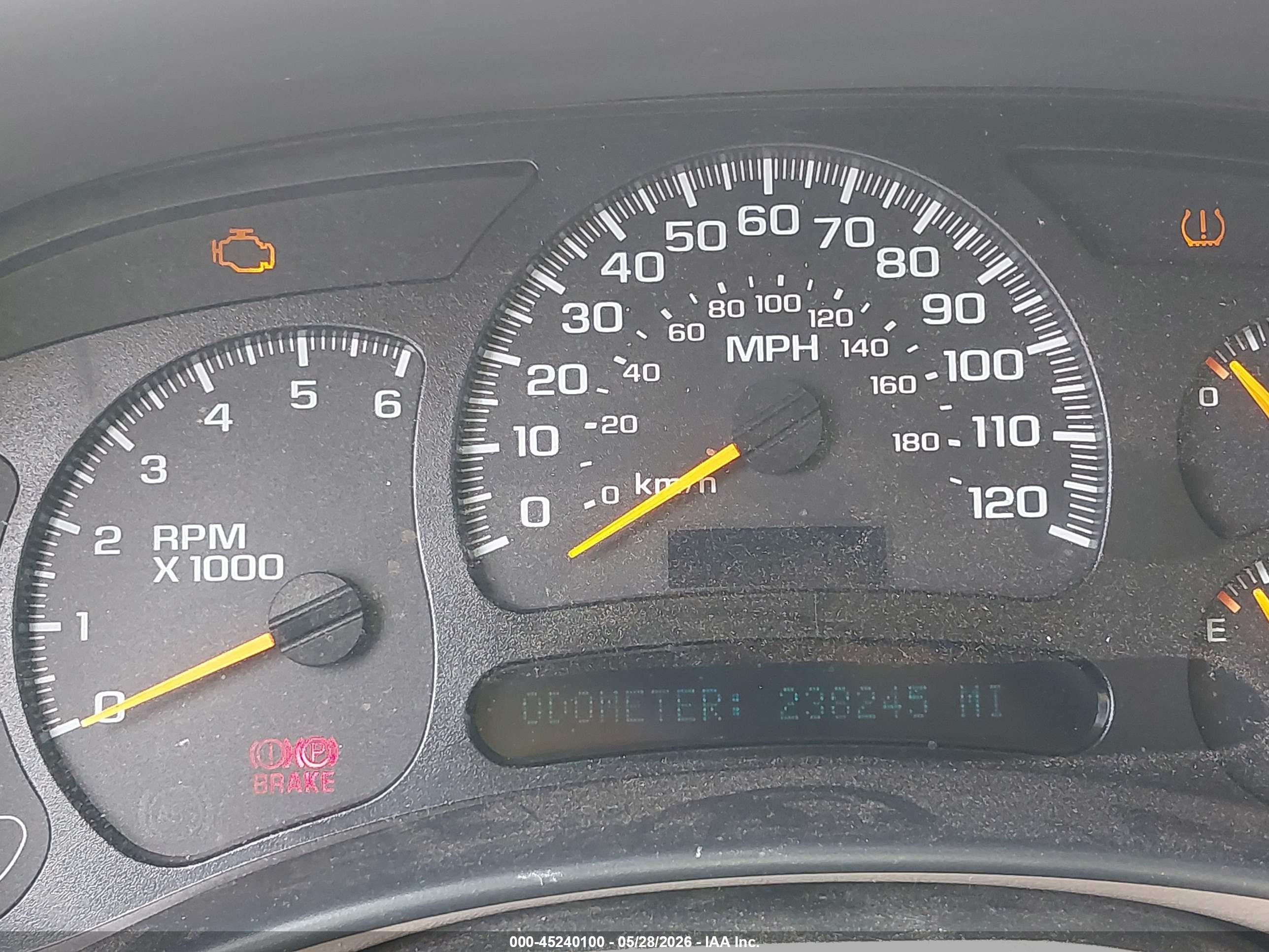 2005 Chevrolet Tahoe Lt White vin: 1GNEC13T25R219416
