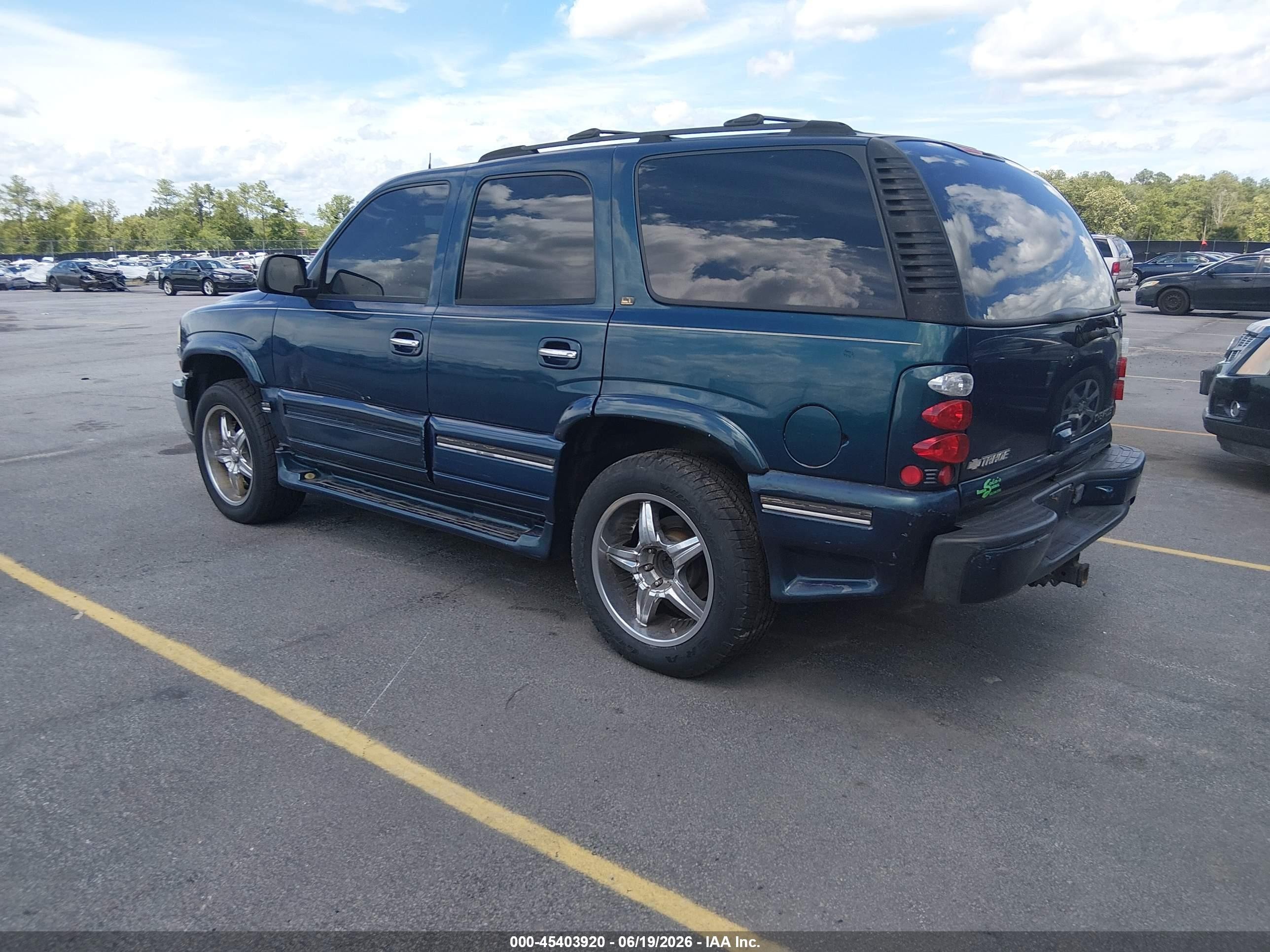 2005 Chevrolet Tahoe Lt Dark Blue vin: 1GNEC13T25R223885