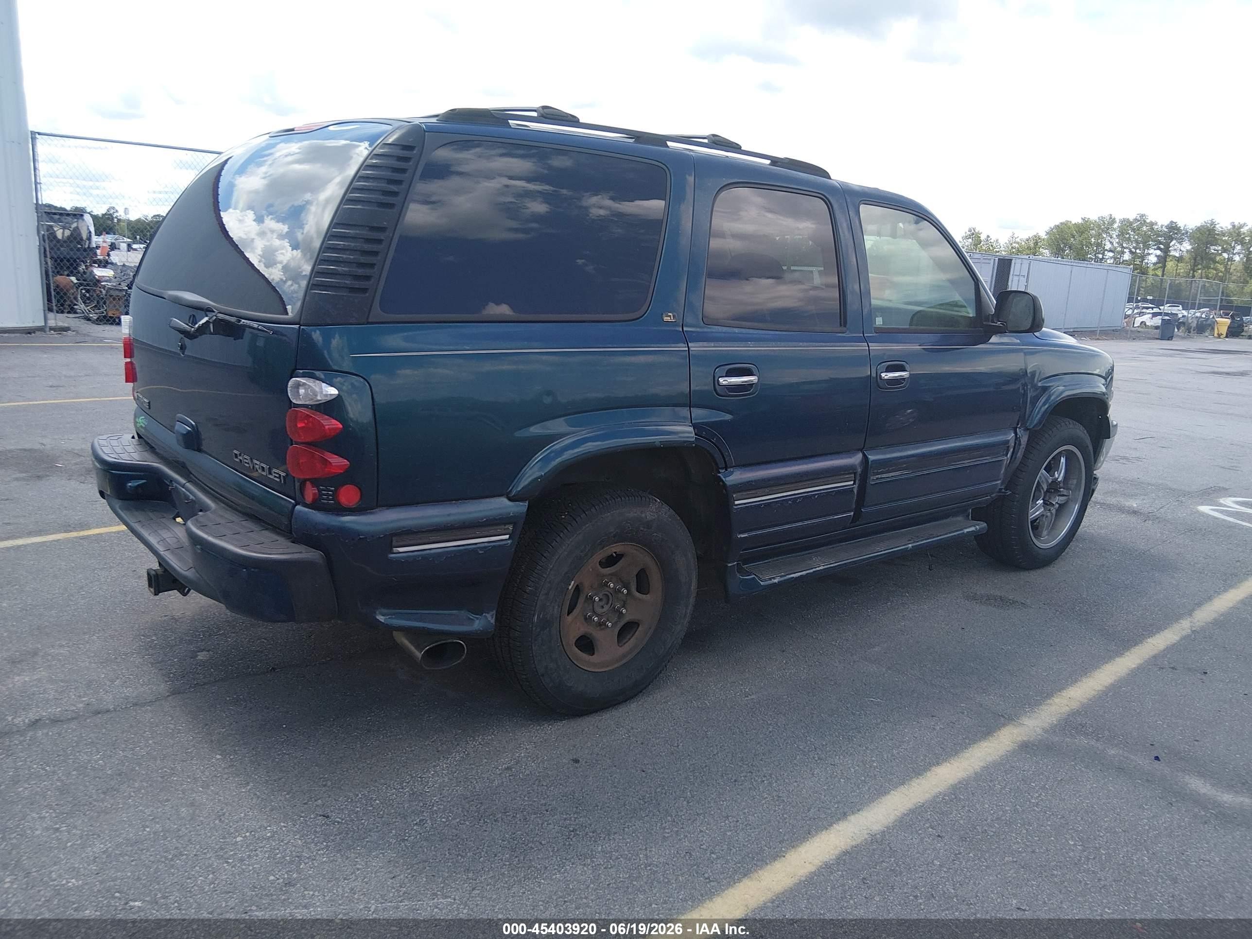 2005 Chevrolet Tahoe Lt Dark Blue vin: 1GNEC13T25R223885