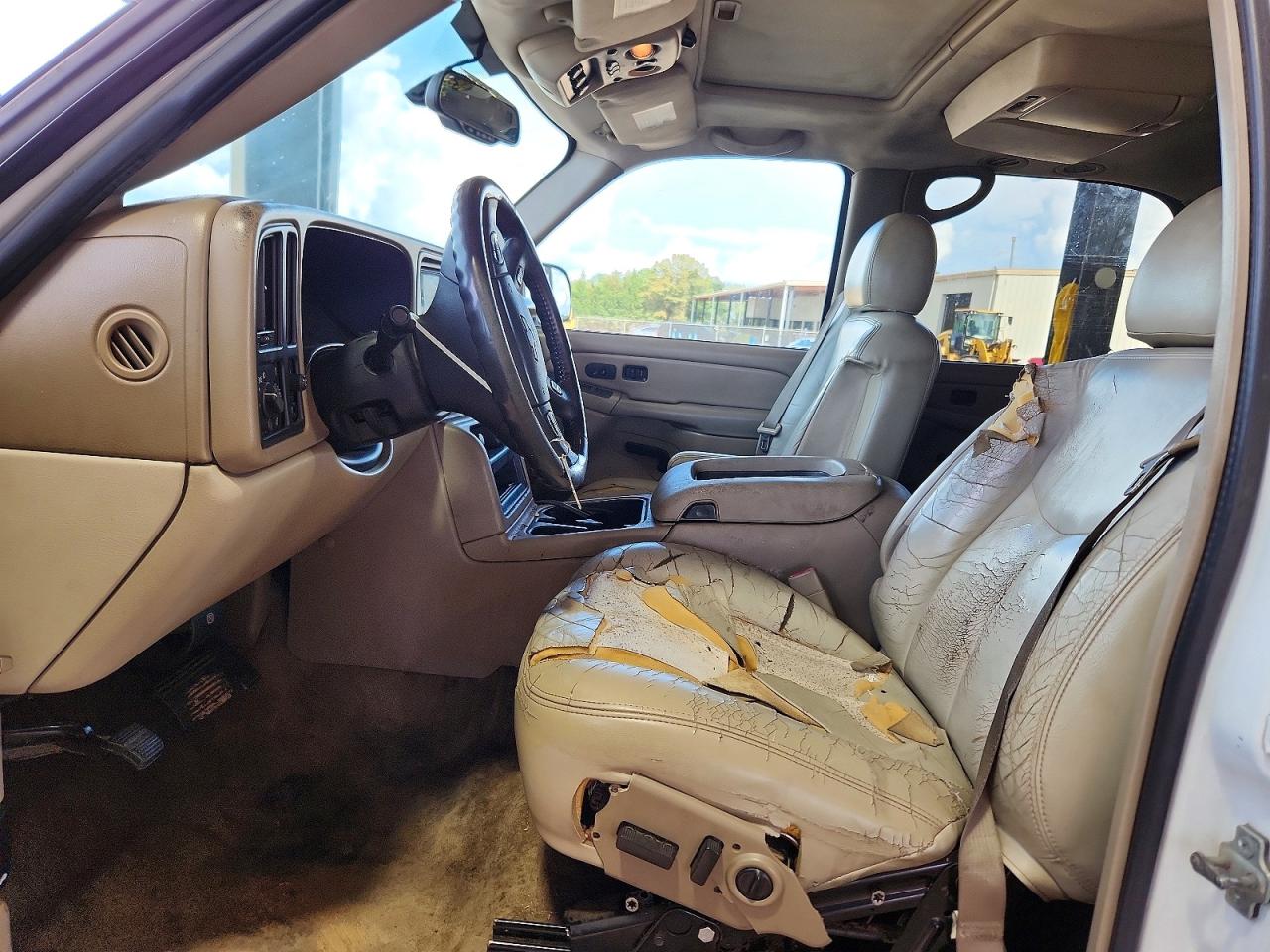 2006 Chevrolet Tahoe C1500 Белый vin: 1GNEC13T26R111265