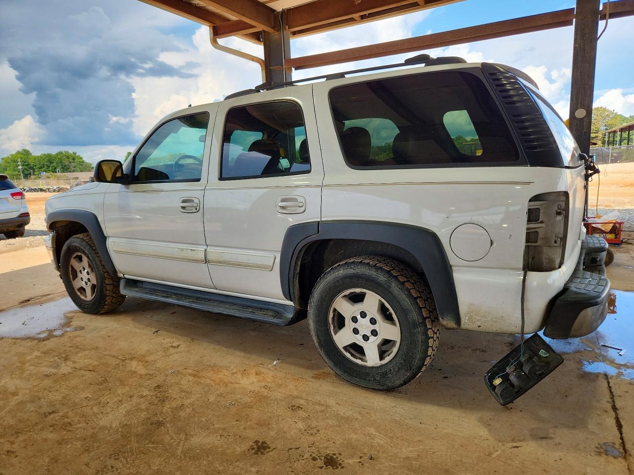 2006 Chevrolet Tahoe C1500 Белый vin: 1GNEC13T26R111265
