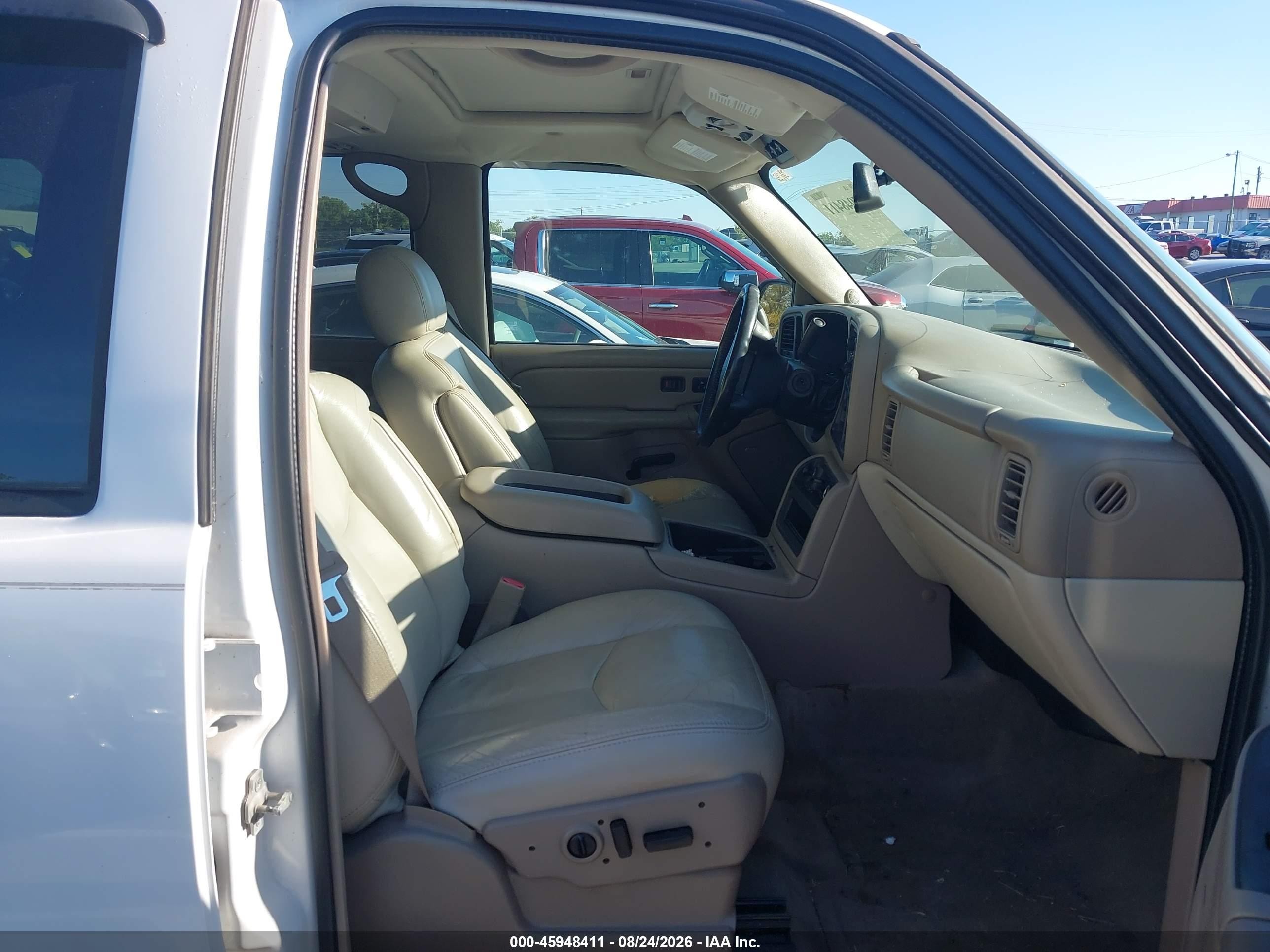 2006 Chevrolet Tahoe Lt White vin: 1GNEC13T26R119124