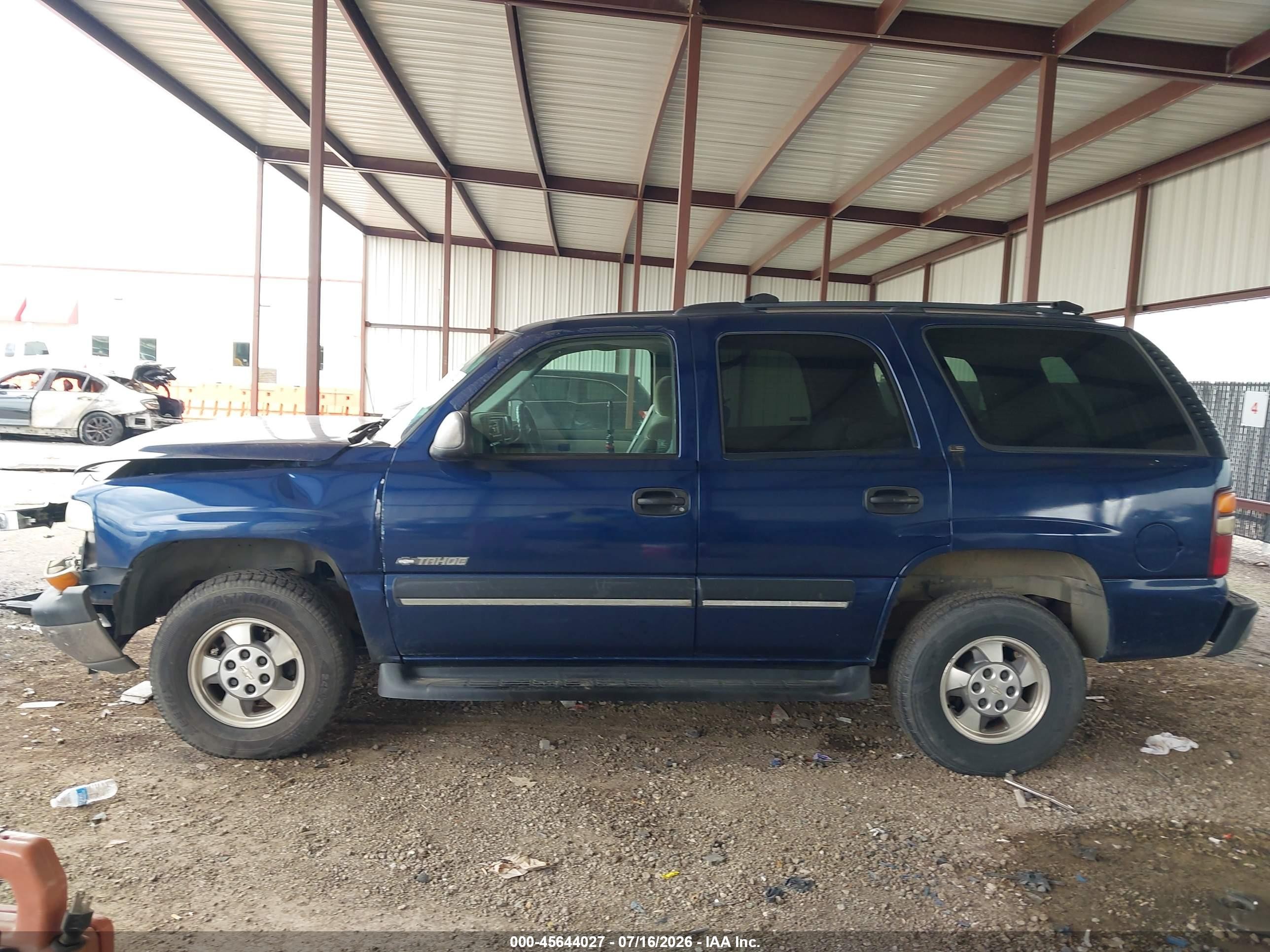2001 Chevrolet Tahoe Ls Blue vin: 1GNEC13T31R216227