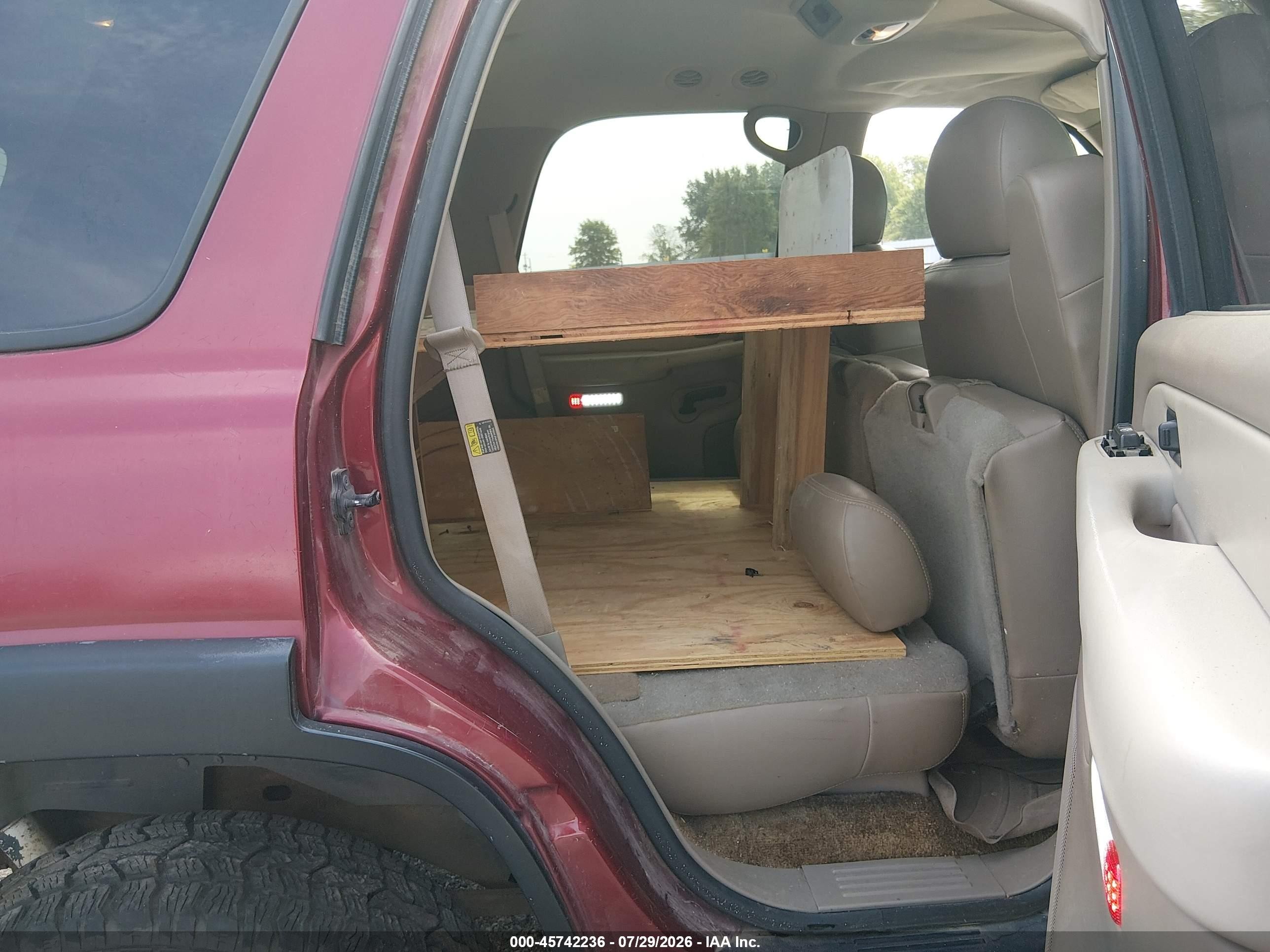 2001 Chevrolet Tahoe Ls Maroon vin: 1GNEC13T31R221301