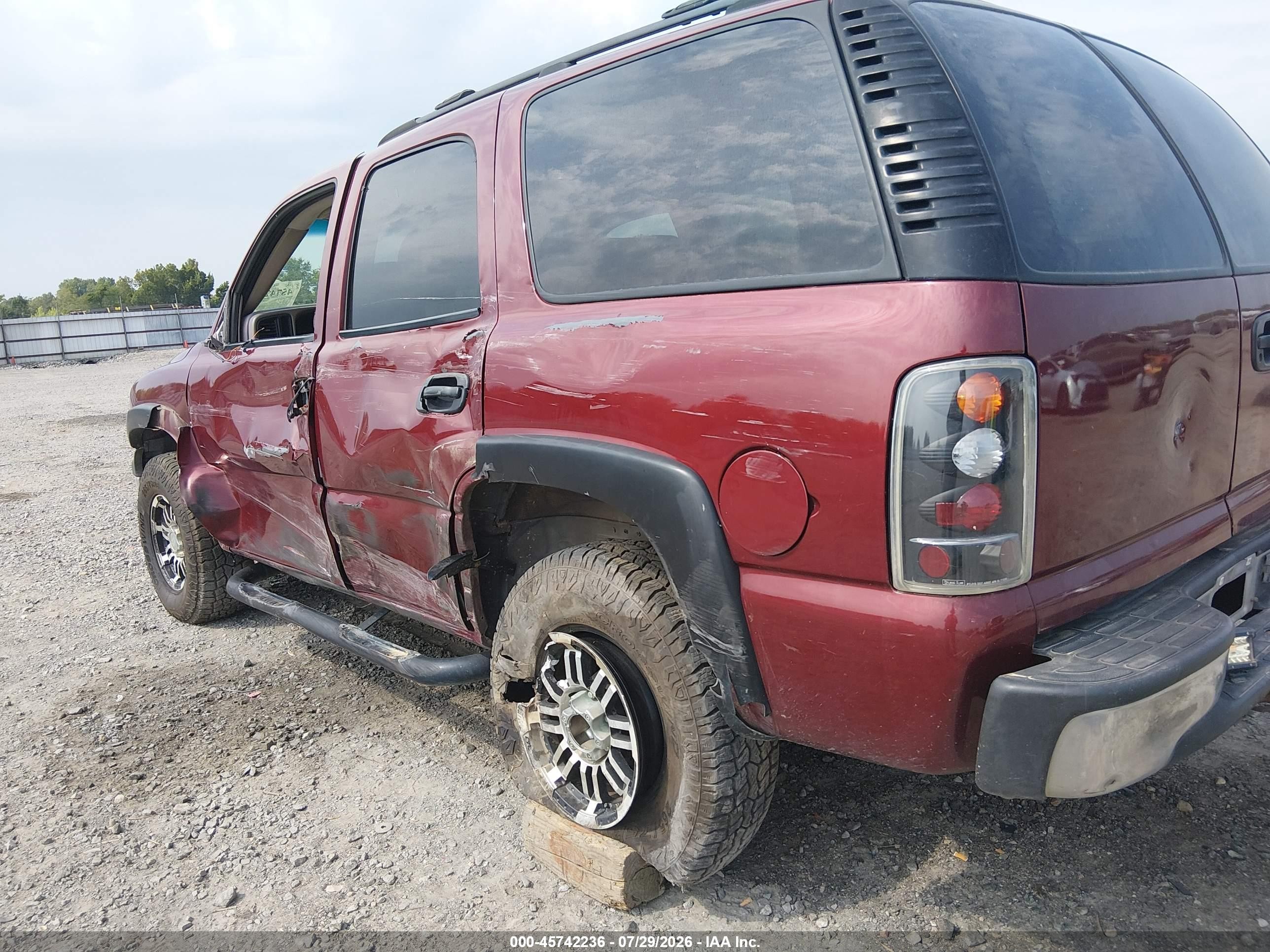 2001 Chevrolet Tahoe Ls Maroon vin: 1GNEC13T31R221301
