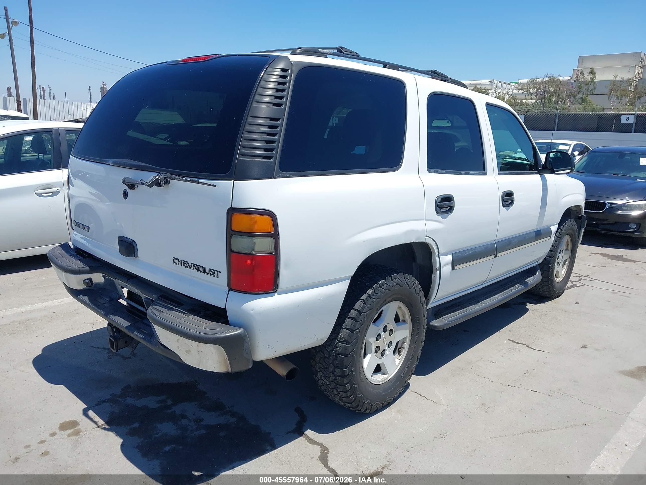 2004 Chevrolet Tahoe Ls White vin: 1GNEC13T34J148689