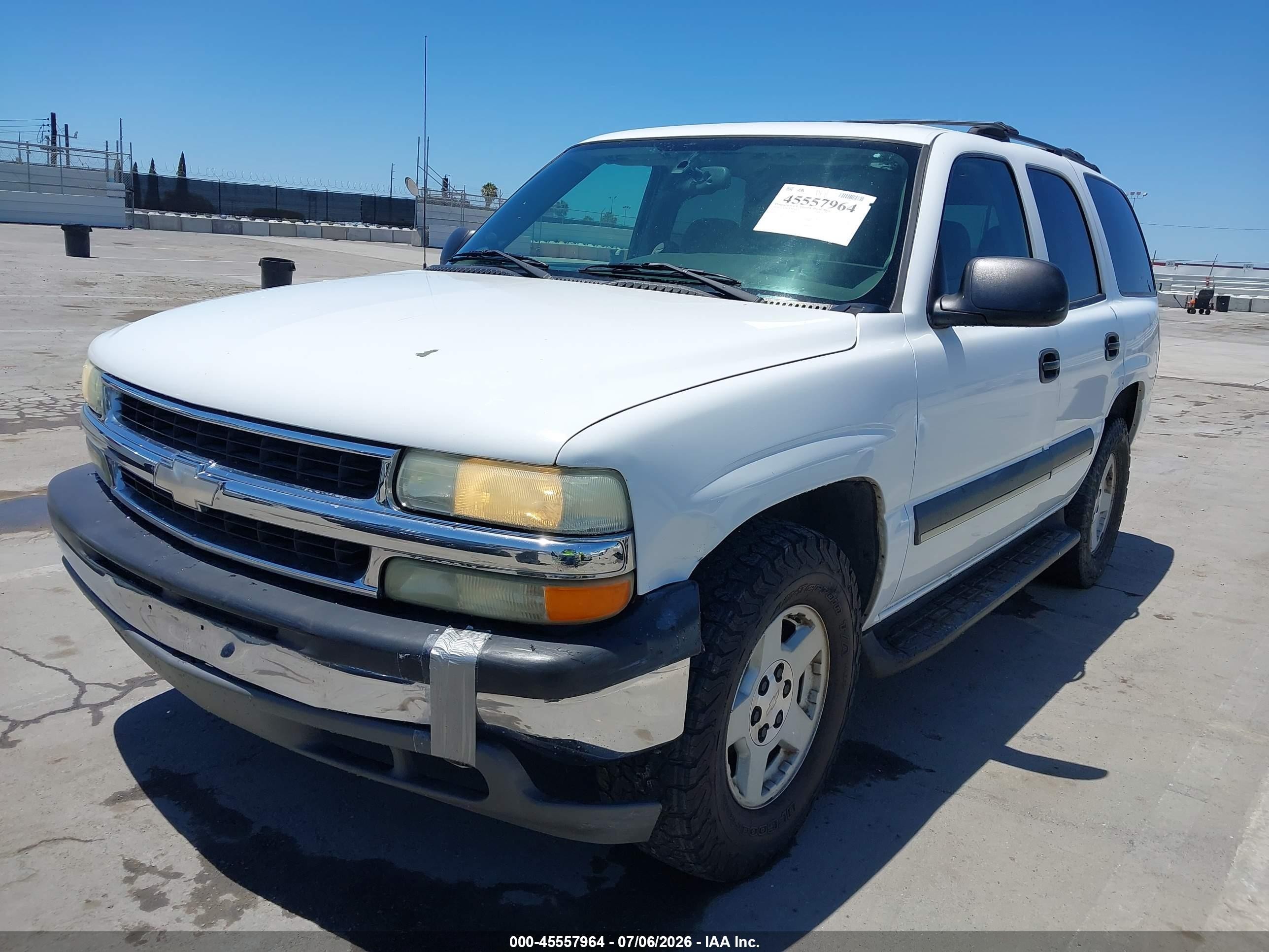 2004 Chevrolet Tahoe Ls White vin: 1GNEC13T34J148689