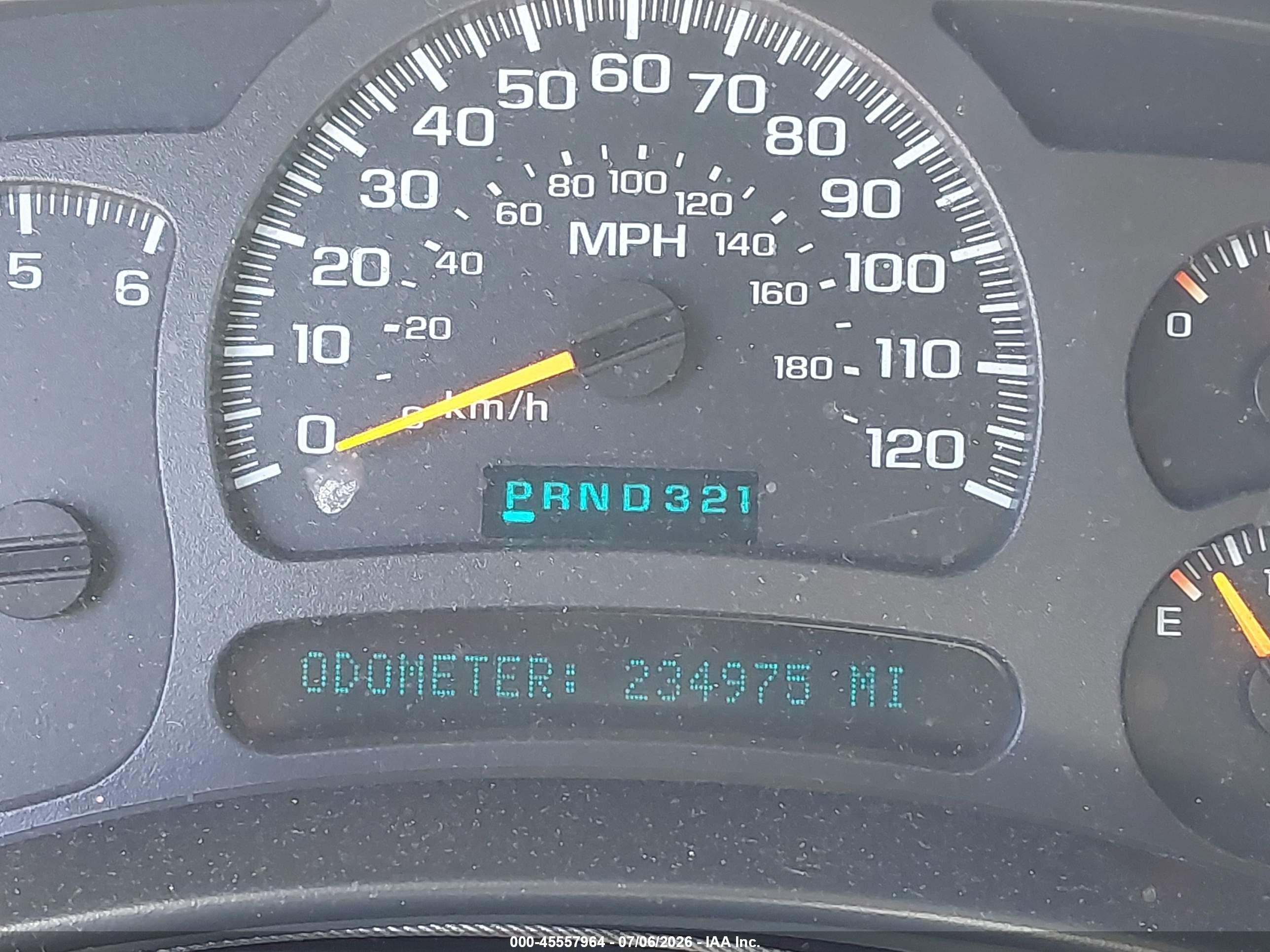 2004 Chevrolet Tahoe Ls White vin: 1GNEC13T34J148689