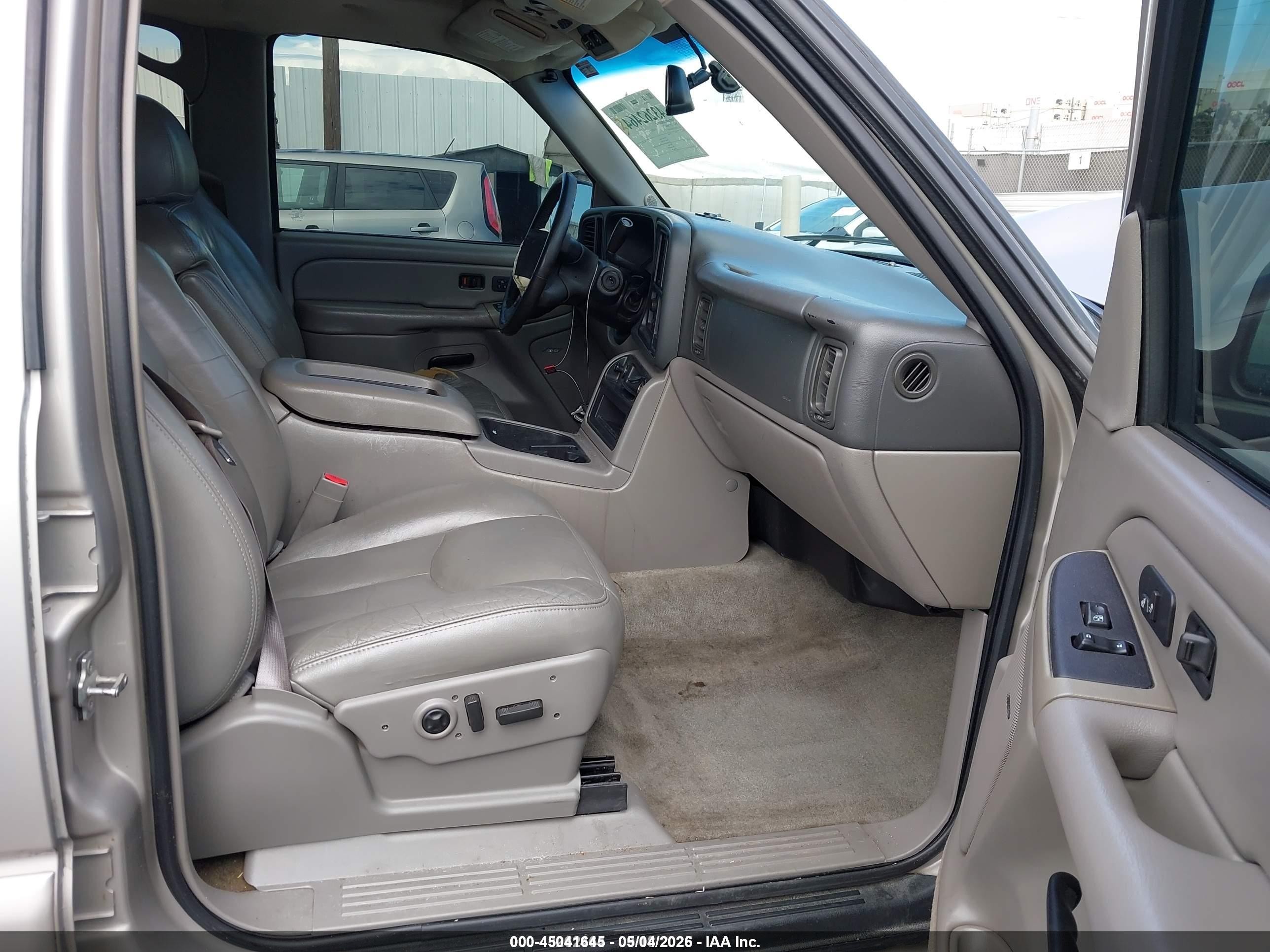 2004 Chevrolet Tahoe Lt Silver vin: 1GNEC13T34R187073