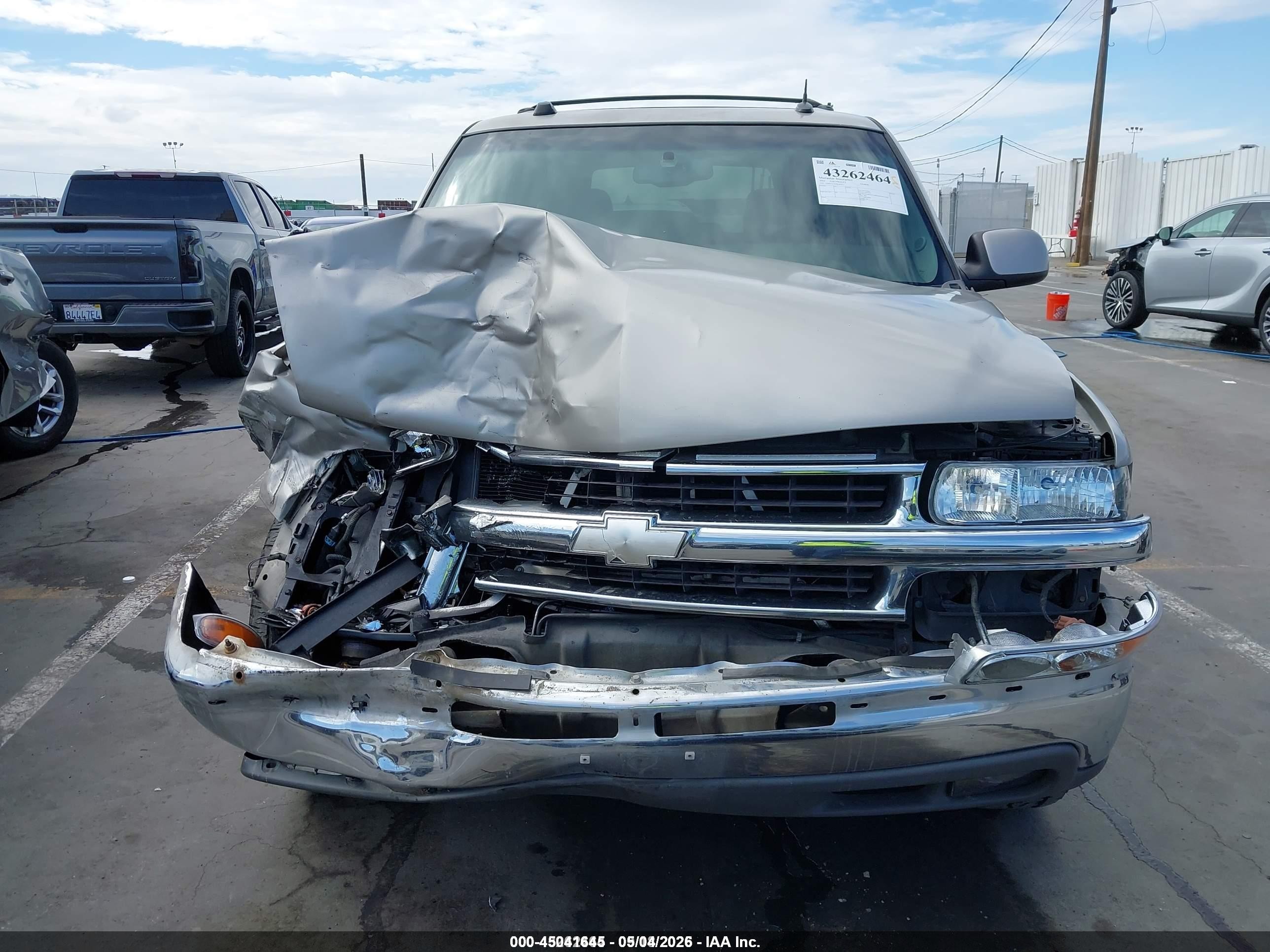 2004 Chevrolet Tahoe Lt Silver vin: 1GNEC13T34R187073