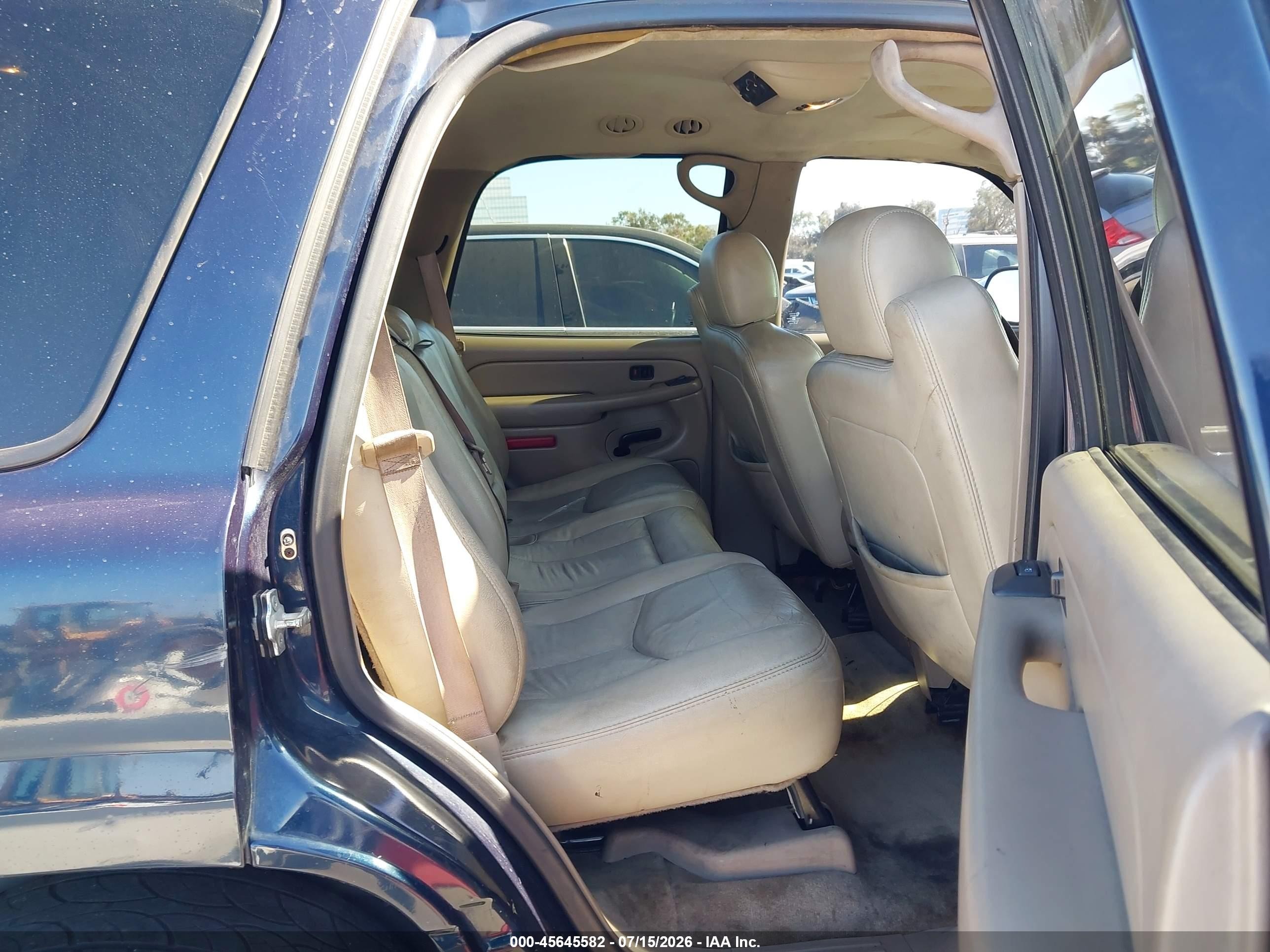 2004 Chevrolet Tahoe Ls Blue vin: 1GNEC13T34R290199