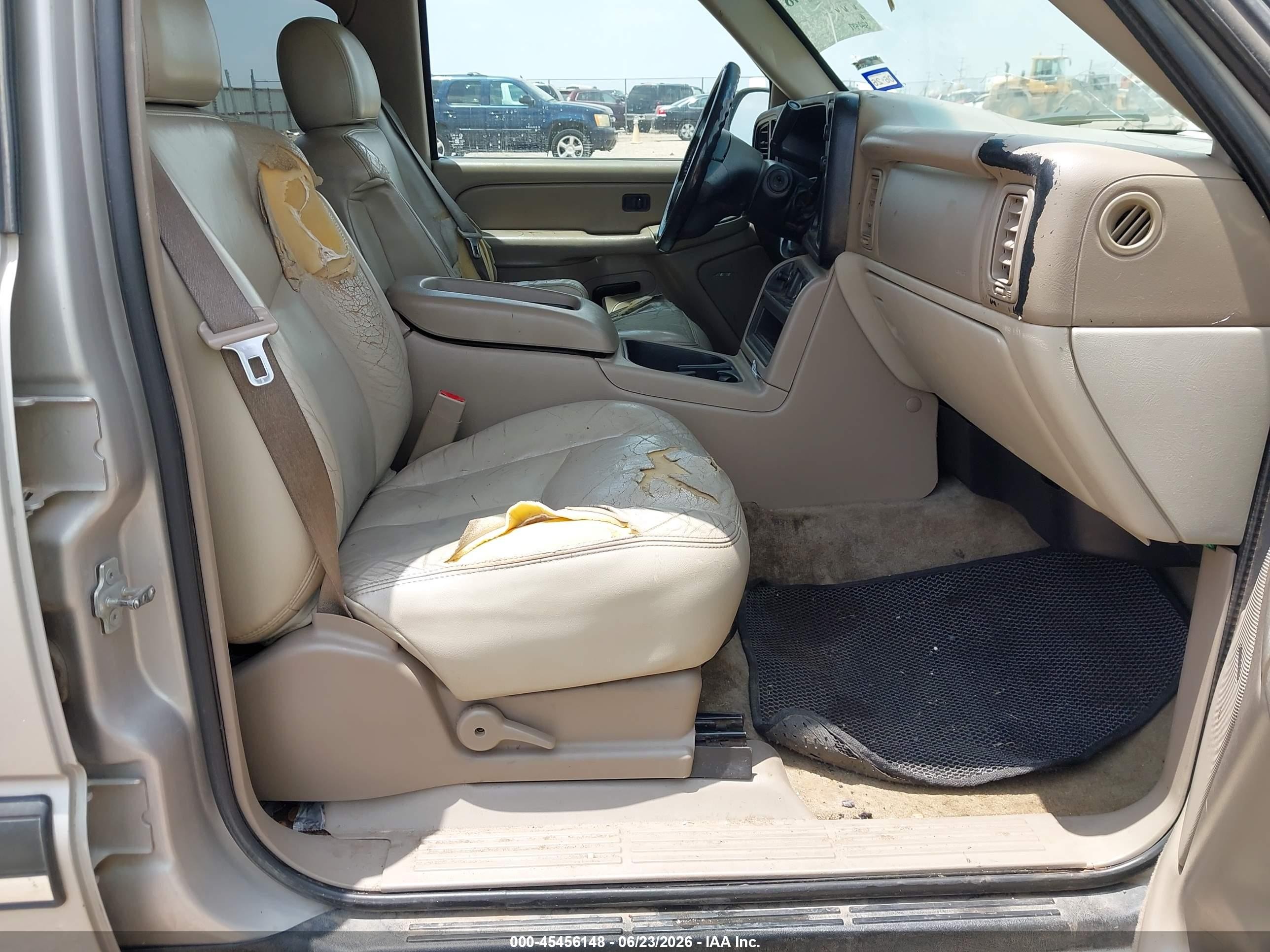 2005 Chevrolet Tahoe Ls Beige vin: 1GNEC13T35R162014