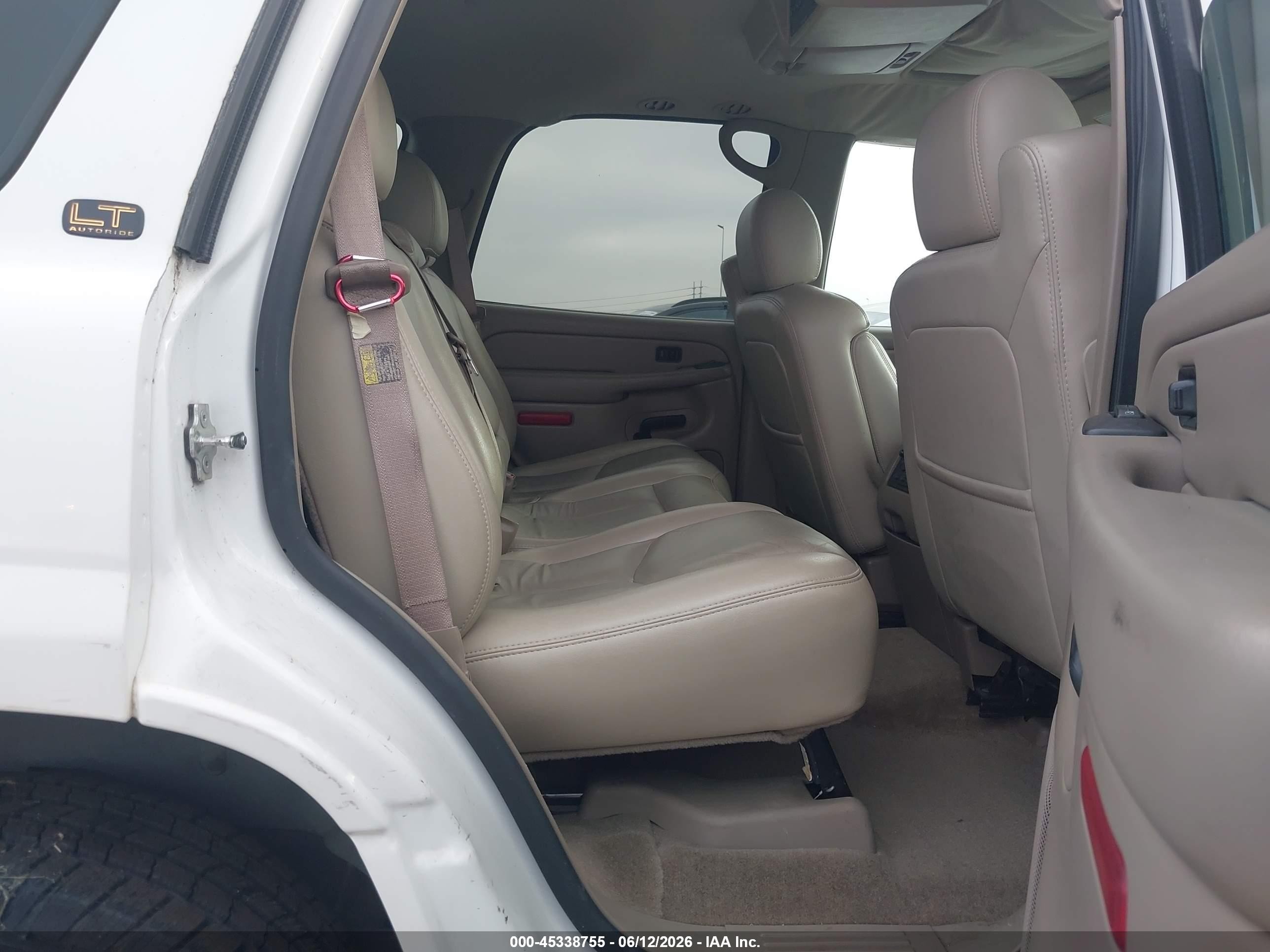 2005 Chevrolet Tahoe Lt White vin: 1GNEC13T35R180755