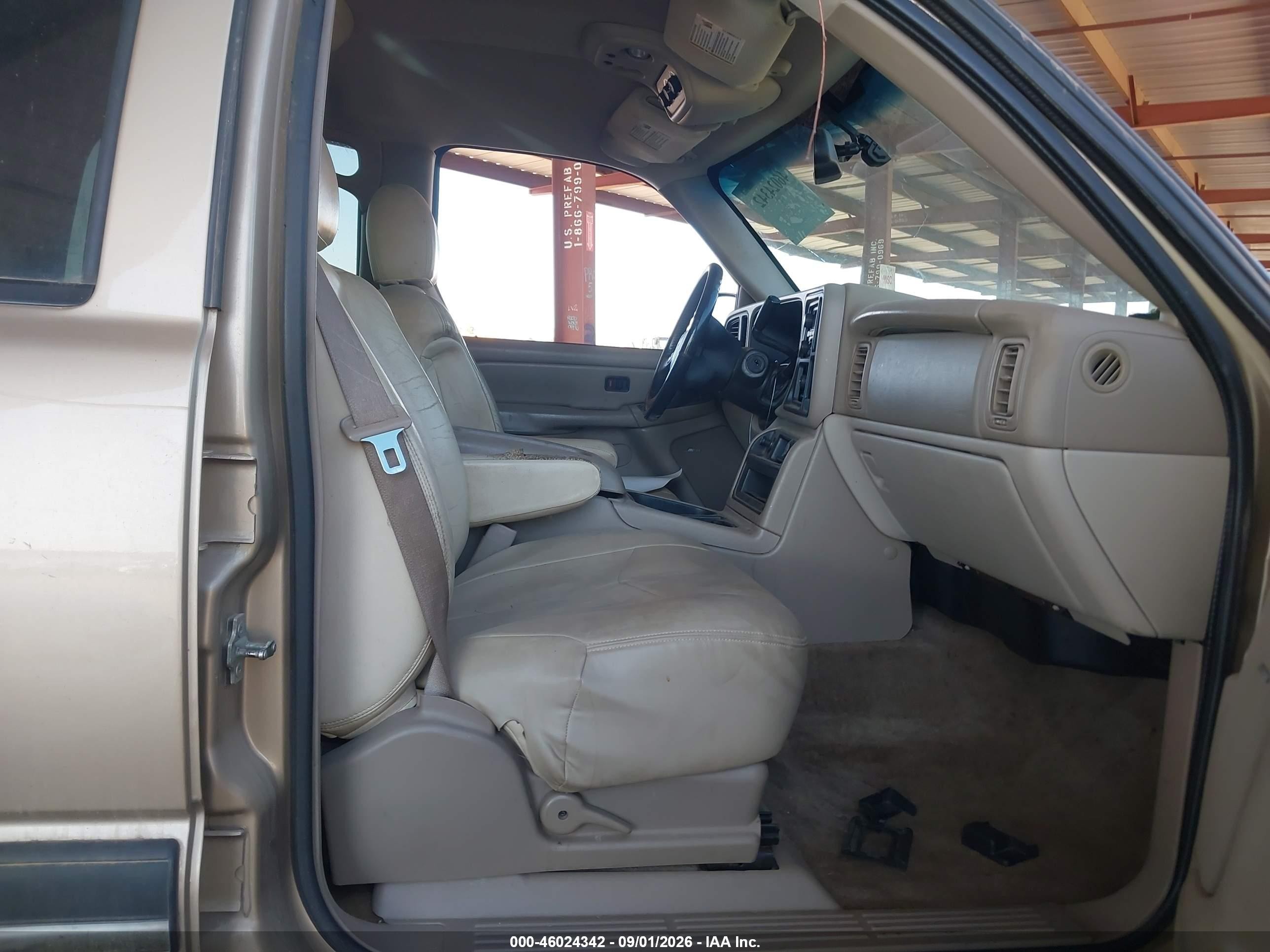 2005 Chevrolet Tahoe Ls Коричневый vin: 1GNEC13T35R203712