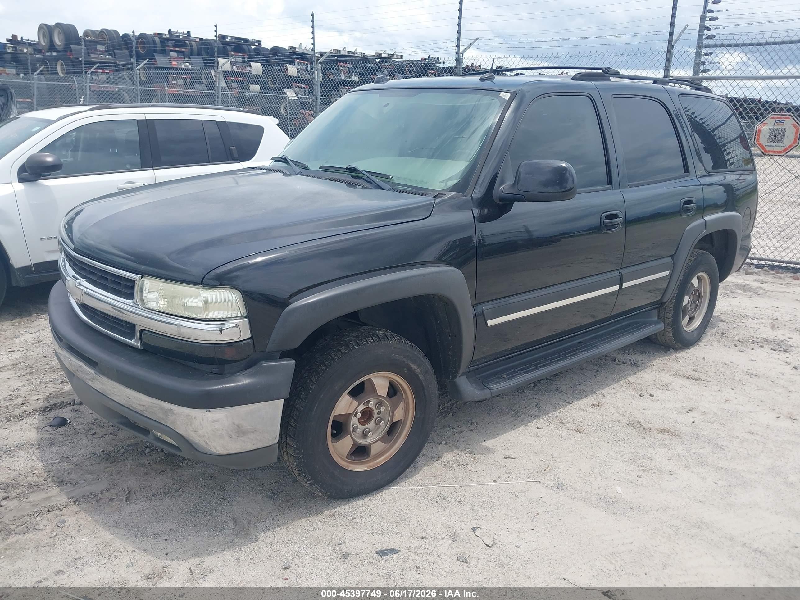 2005 Chevrolet Tahoe Lt Black vin: 1GNEC13T35R208649