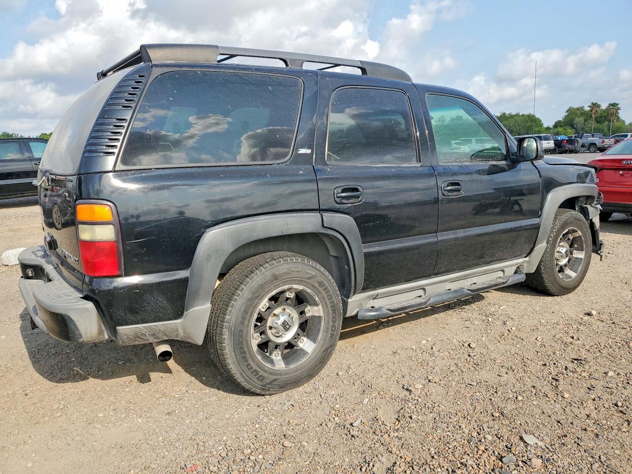 2005 Chevrolet Tahoe C1500 Black vin: 1GNEC13T35R223412