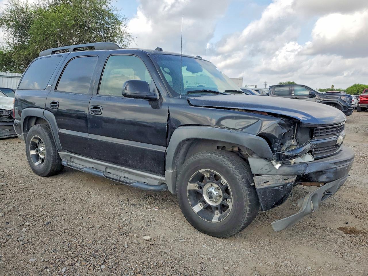 2005 Chevrolet Tahoe C1500 Black vin: 1GNEC13T35R223412