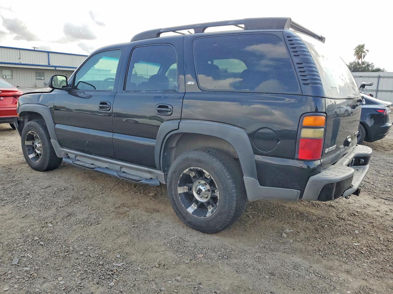 2005 Chevrolet Tahoe C1500 Black vin: 1GNEC13T35R223412