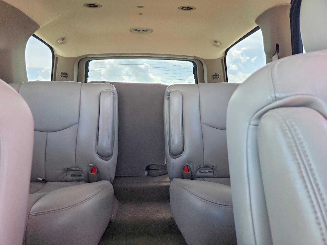 2006 Chevrolet Tahoe C1500 Burgundy vin: 1GNEC13T36R117415