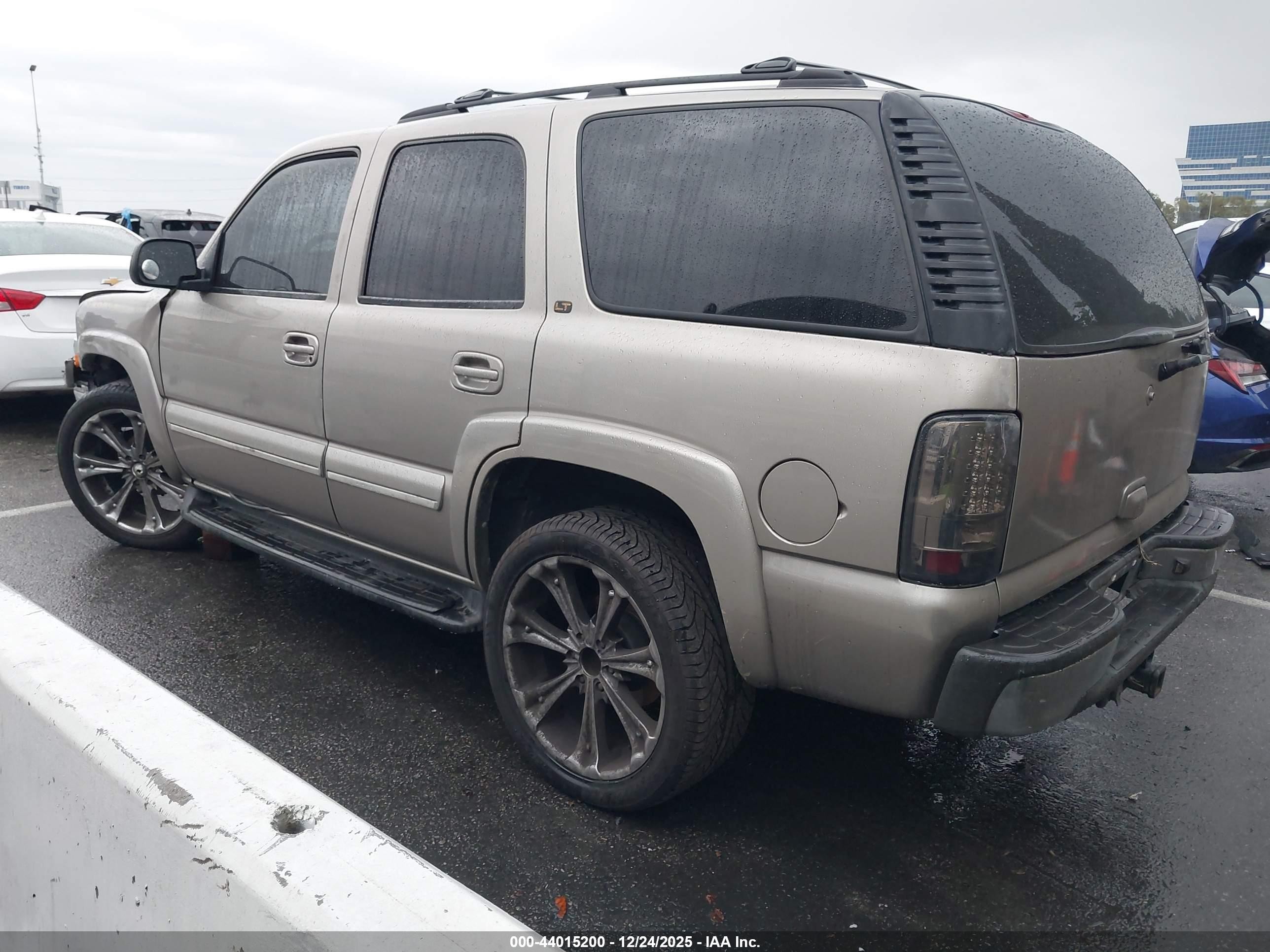2002 Chevrolet Tahoe Lt Beige vin: 1GNEC13T42R283162