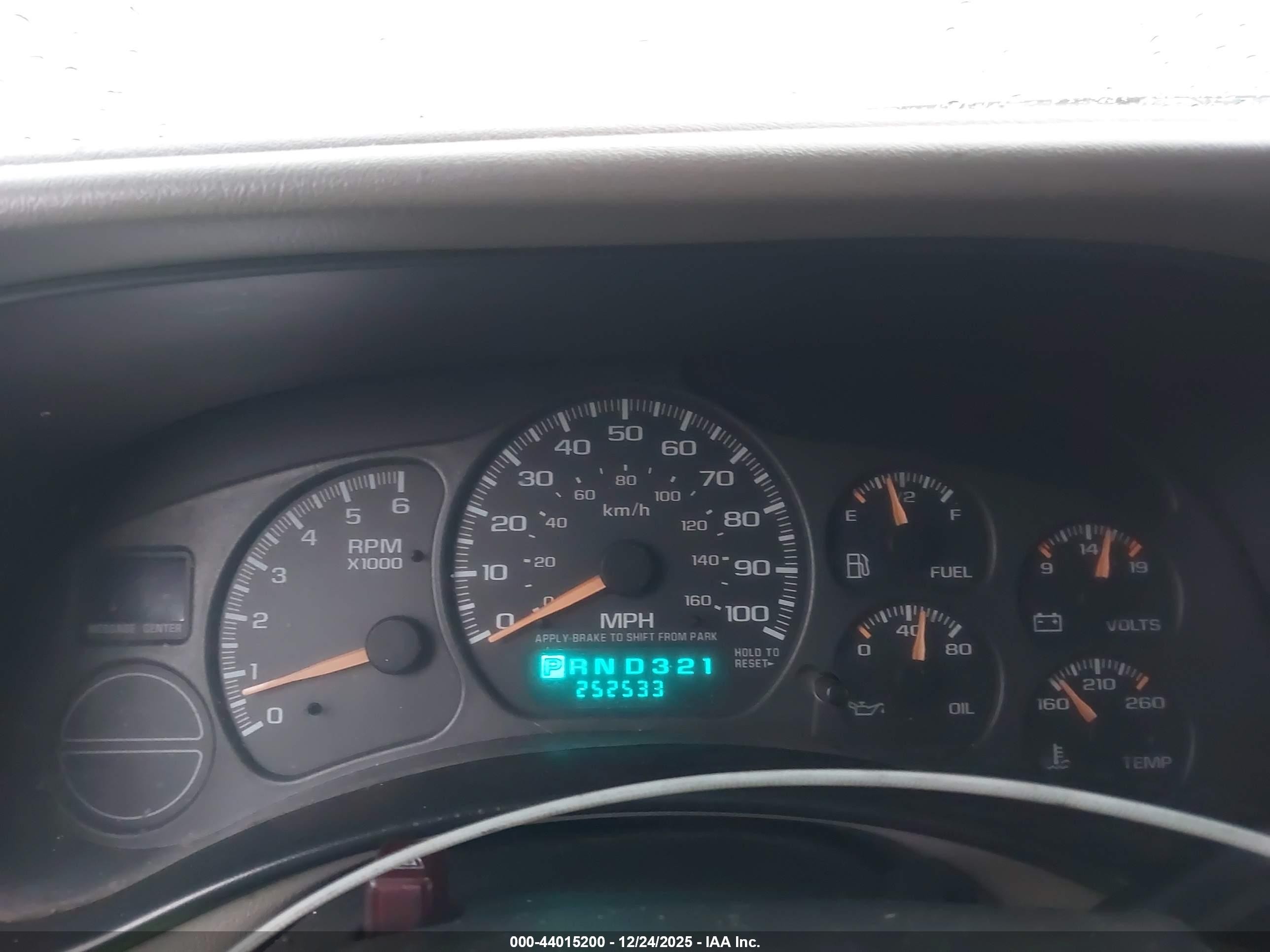 2002 Chevrolet Tahoe Lt Beige vin: 1GNEC13T42R283162
