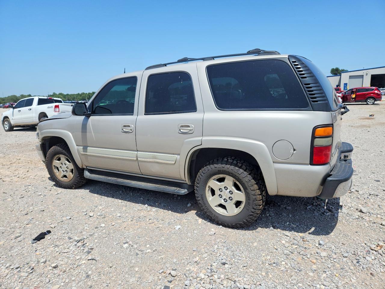 2005 Chevrolet Tahoe C1500 Желто-коричневый vin: 1GNEC13T45R112576