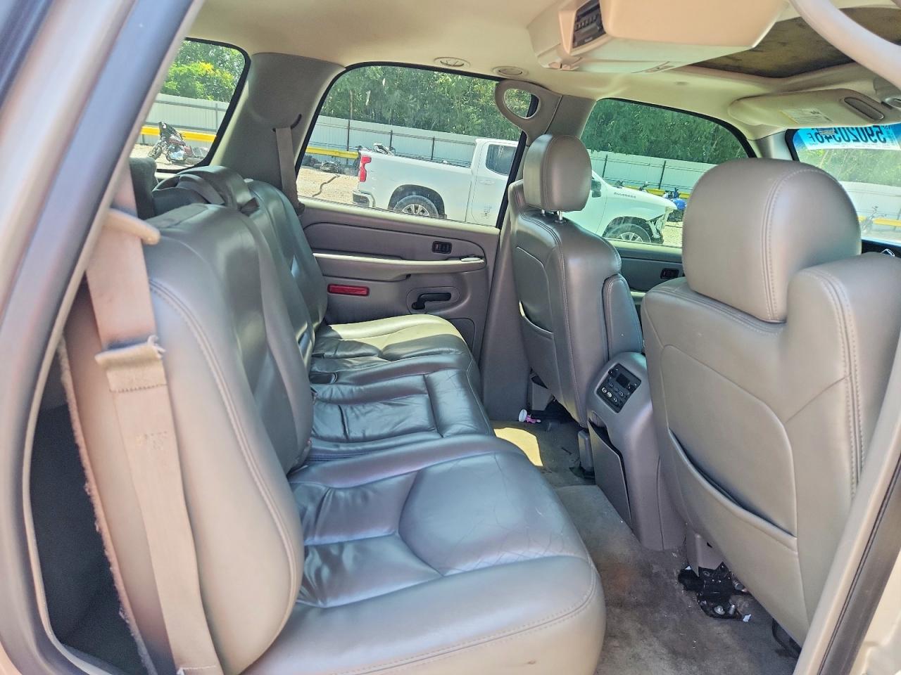 2005 Chevrolet Tahoe C1500 Желто-коричневый vin: 1GNEC13T45R112576
