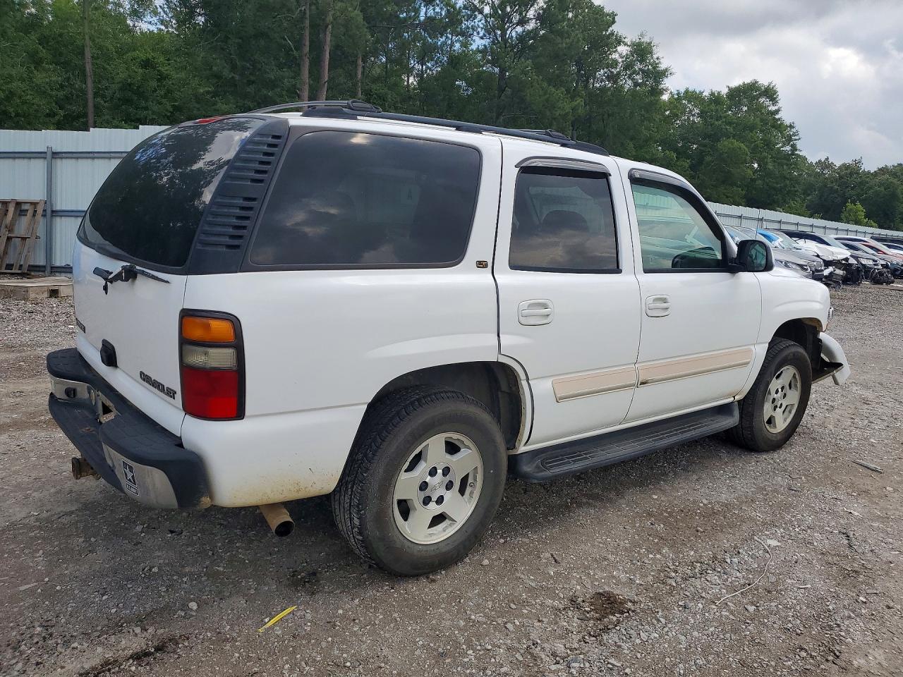 2005 Chevrolet Tahoe C1500 White vin: 1GNEC13T45R124470