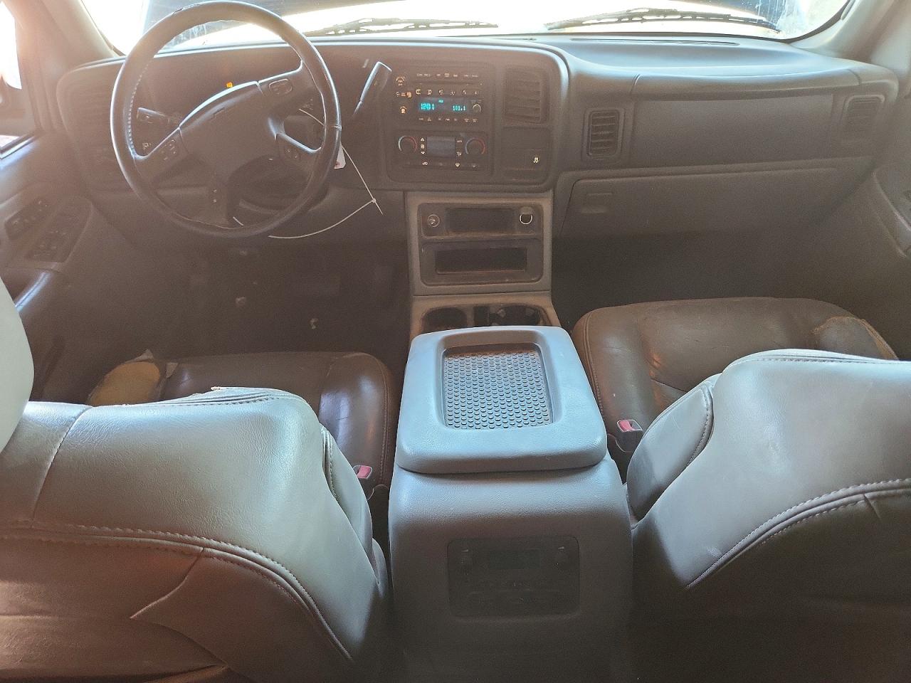 2005 Chevrolet Tahoe C1500 Gray vin: 1GNEC13T45R228537