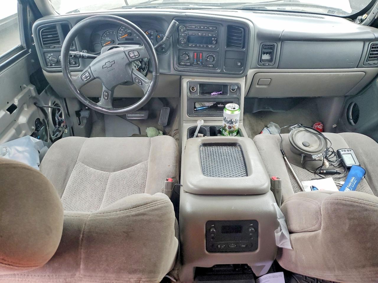2005 Chevrolet Tahoe C1500 Серебряный vin: 1GNEC13T45R243006