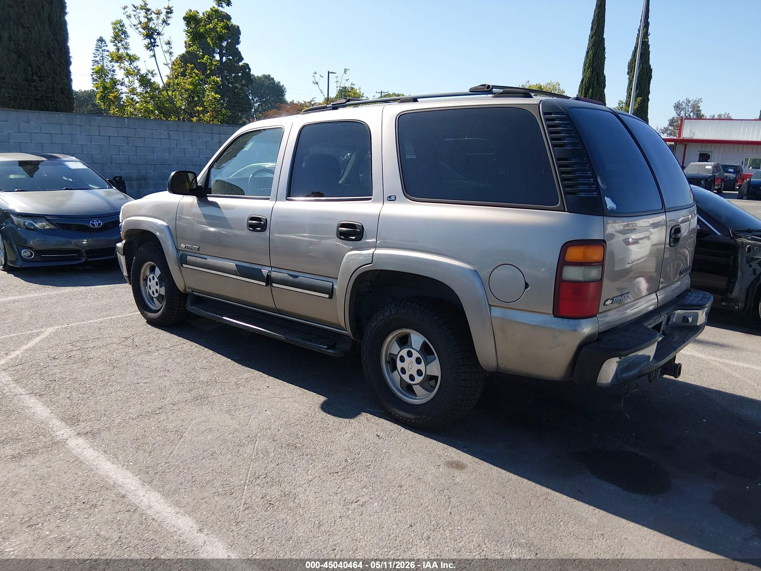 2002 Chevrolet Tahoe Ls Beige vin: 1GNEC13T52R129382