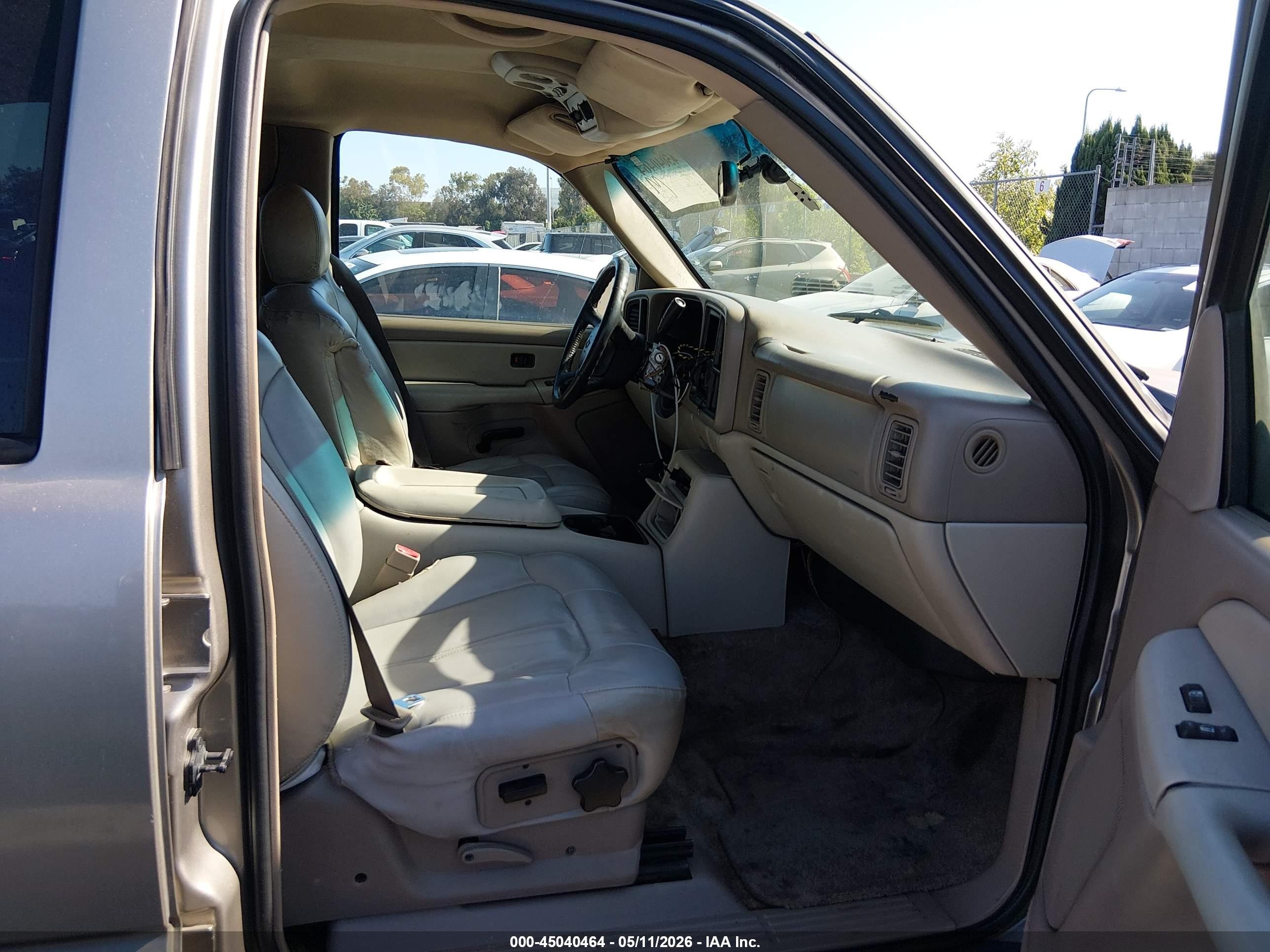 2002 Chevrolet Tahoe Ls Beige vin: 1GNEC13T52R129382