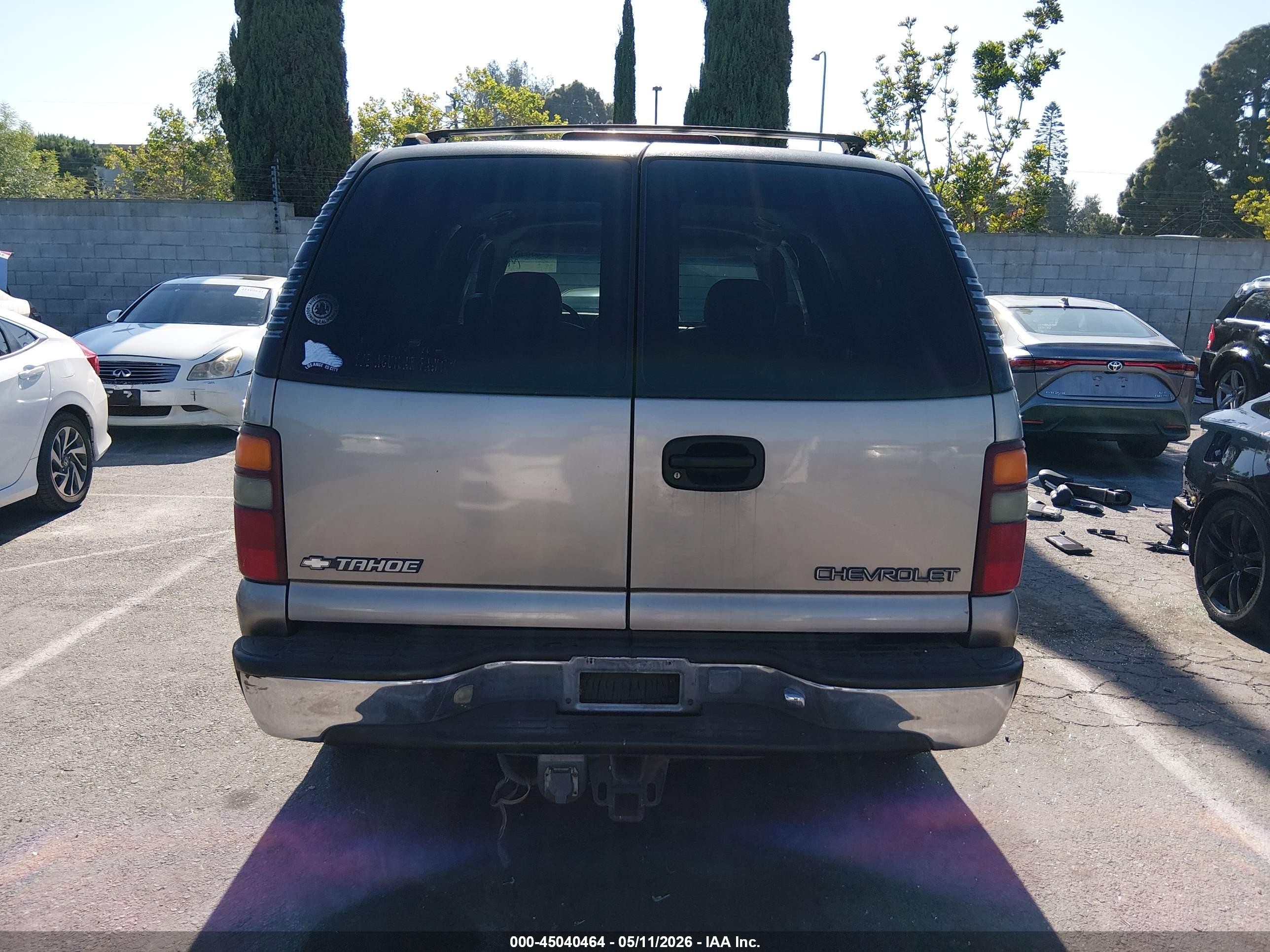 2002 Chevrolet Tahoe Ls Beige vin: 1GNEC13T52R129382