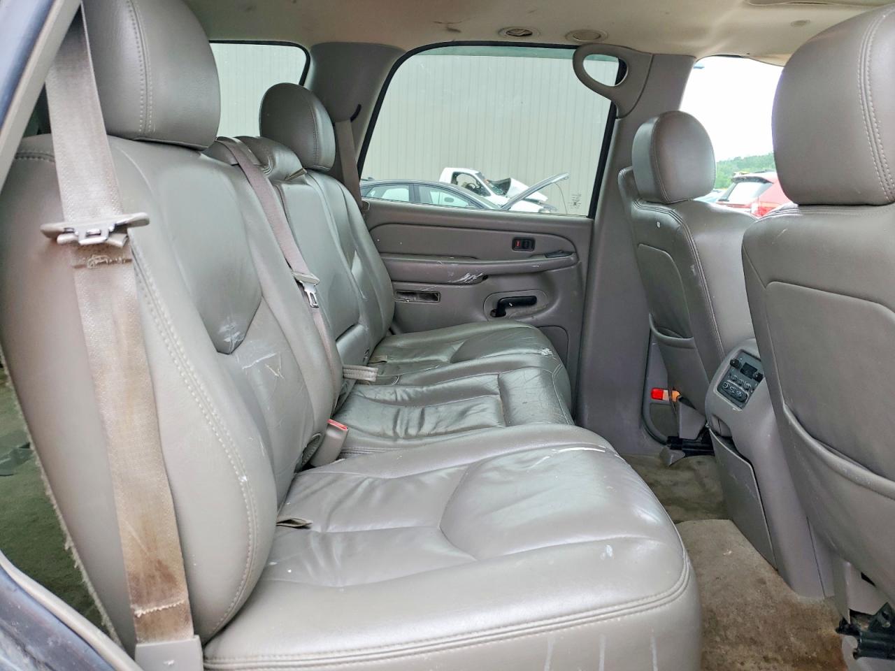 2004 Chevrolet Tahoe C1500 Black vin: 1GNEC13T54R285585