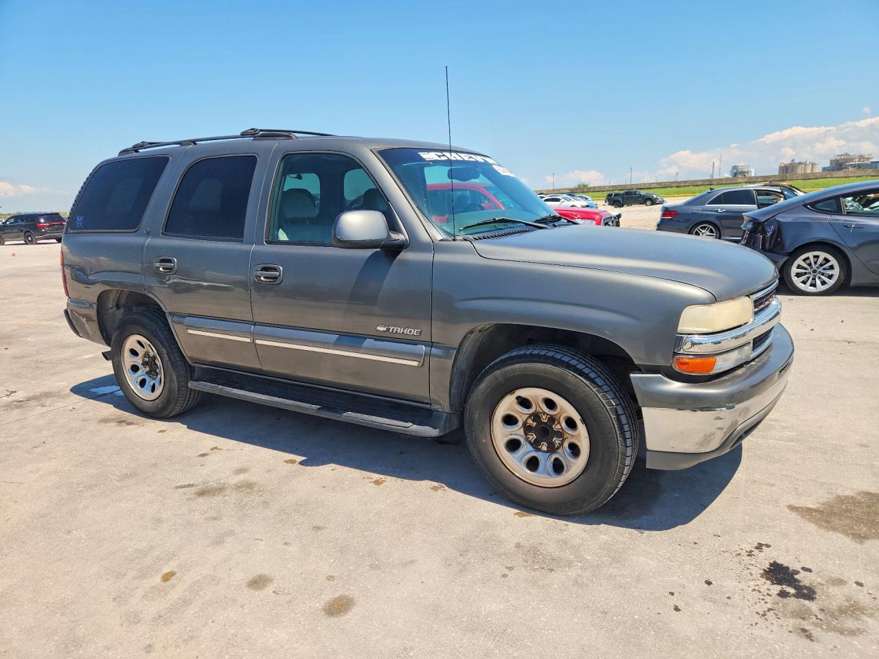 2001 Chevrolet Tahoe C1500 Charcoal vin: 1GNEC13T61R177908
