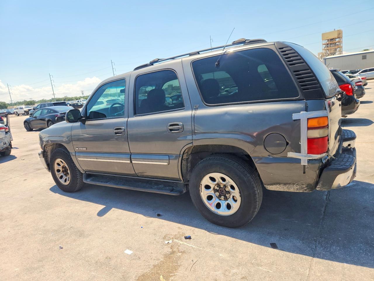 2001 Chevrolet Tahoe C1500 Charcoal vin: 1GNEC13T61R177908