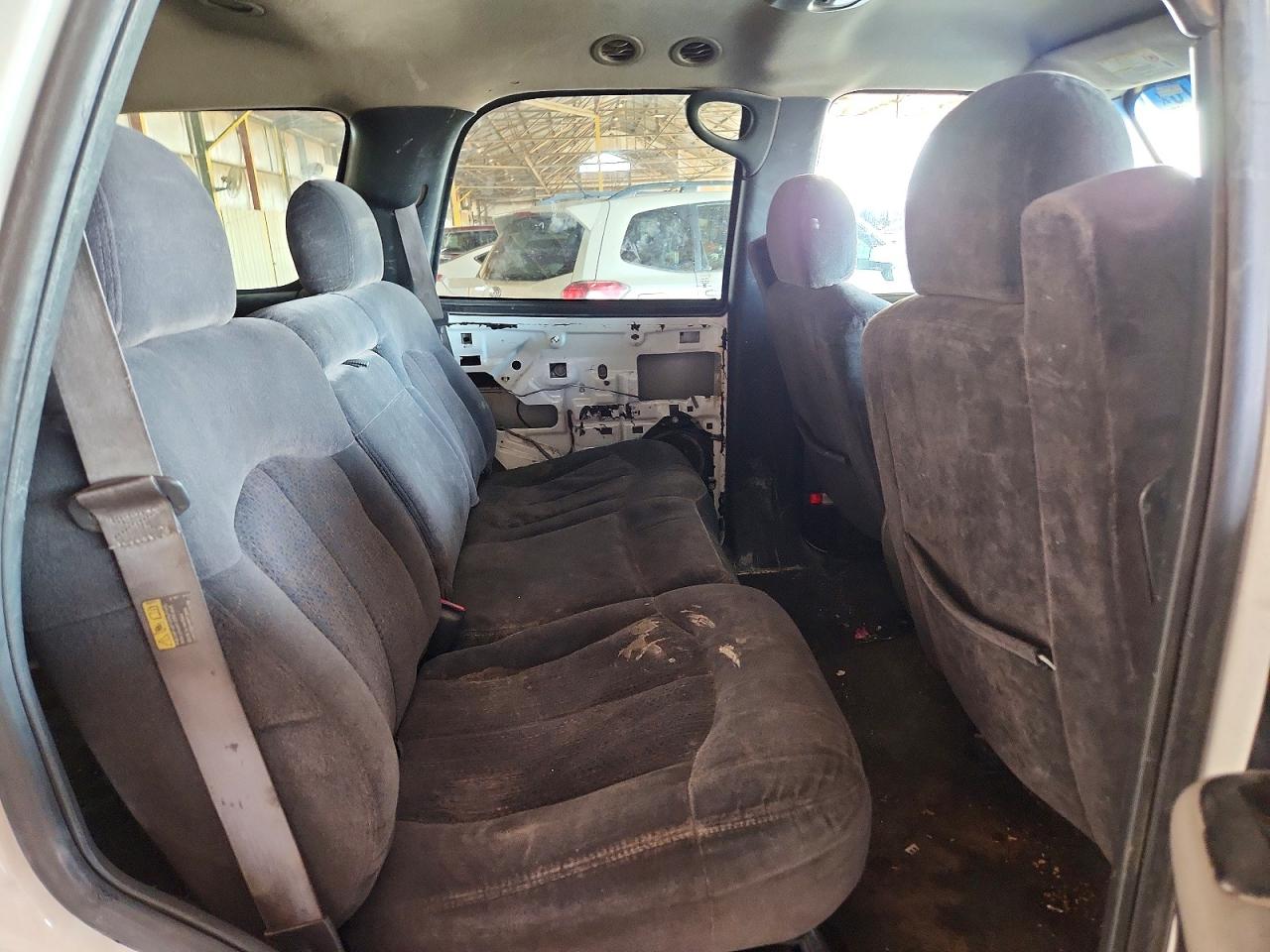 2002 Chevrolet Tahoe C1500 White vin: 1GNEC13T62R162939