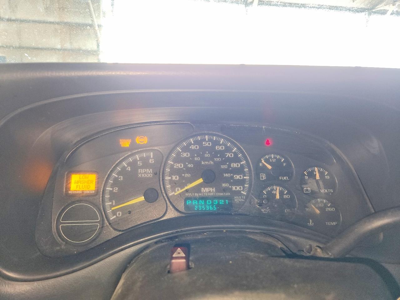 2002 Chevrolet Tahoe C1500 White vin: 1GNEC13T62R162939
